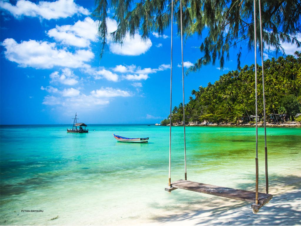 Spiaggia tropicale con altalena e barche, 1024x768 HD, Desktop