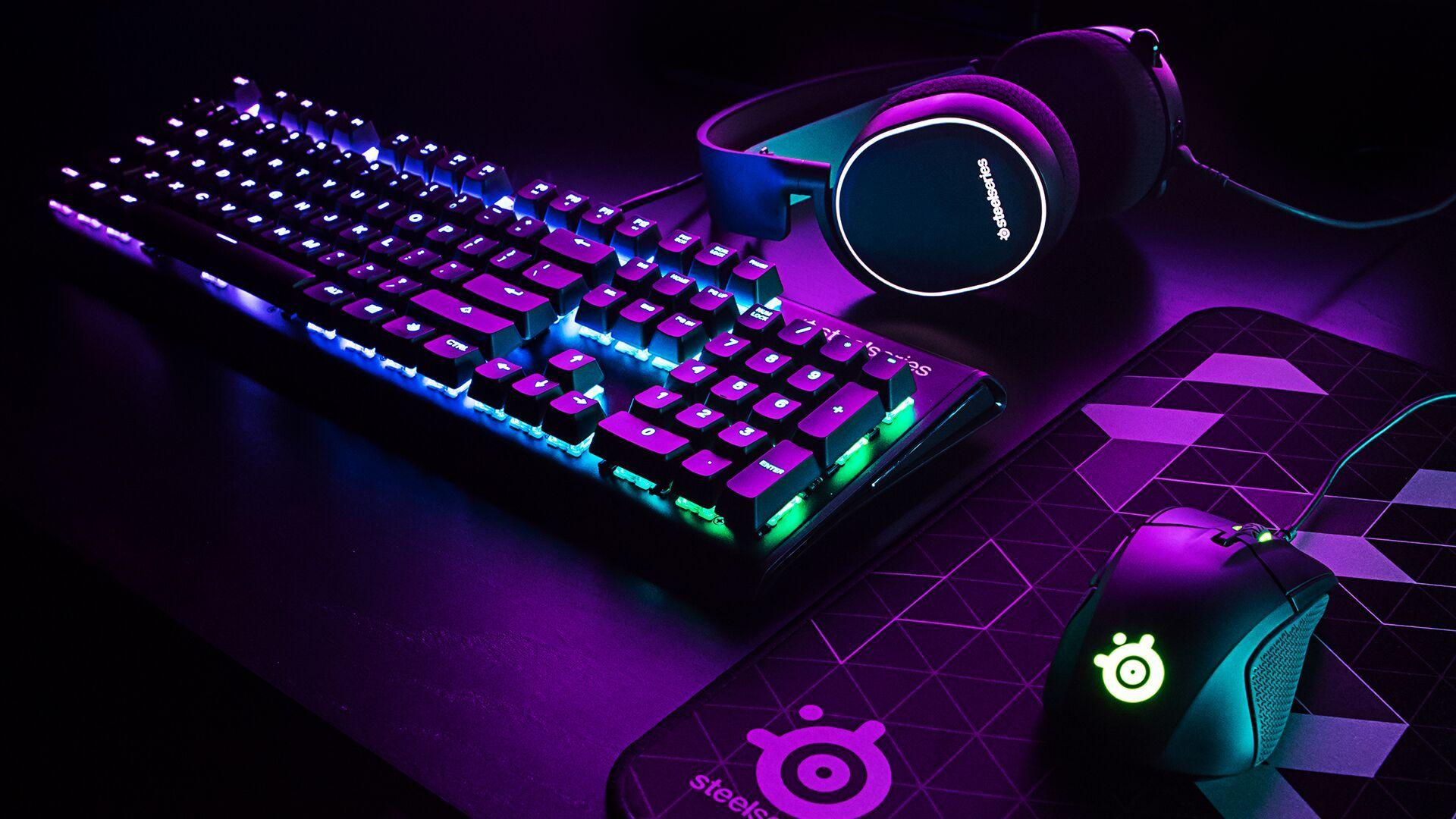 Tastiera gaming RGB con mouse, 1920x1080 Full HD, Desktop