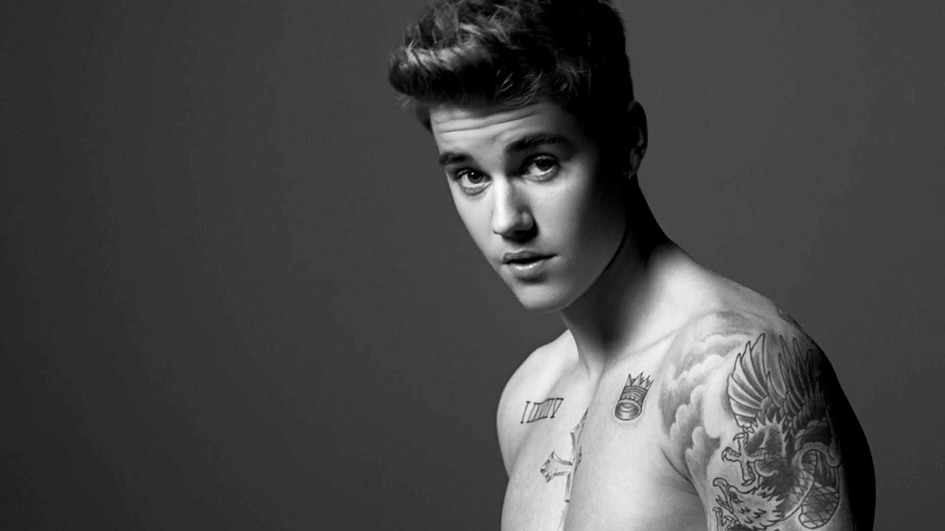 Justin Bieber tatuaggi bianco nero, 1920x1080 Full HD 1080p, MacBook Pro