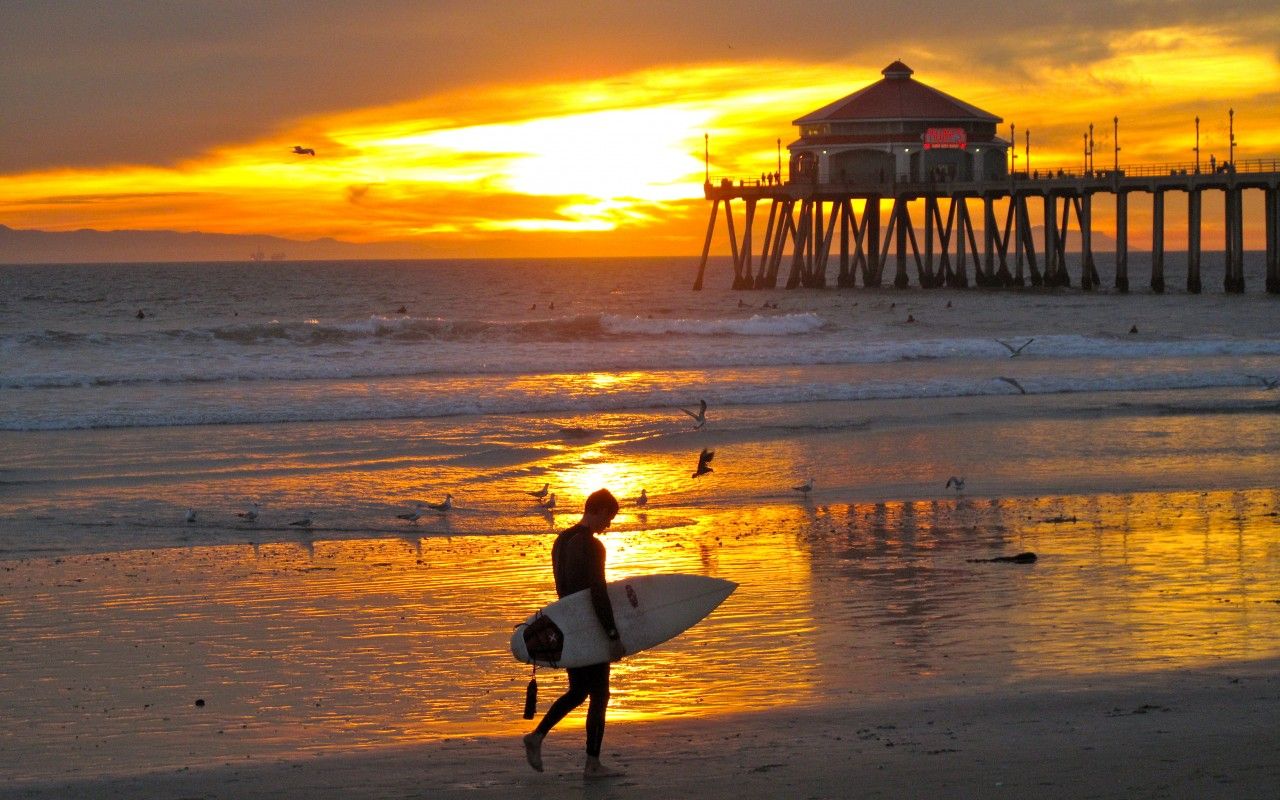 Surfista con tavola al tramonto, 1280x800 720p, PC