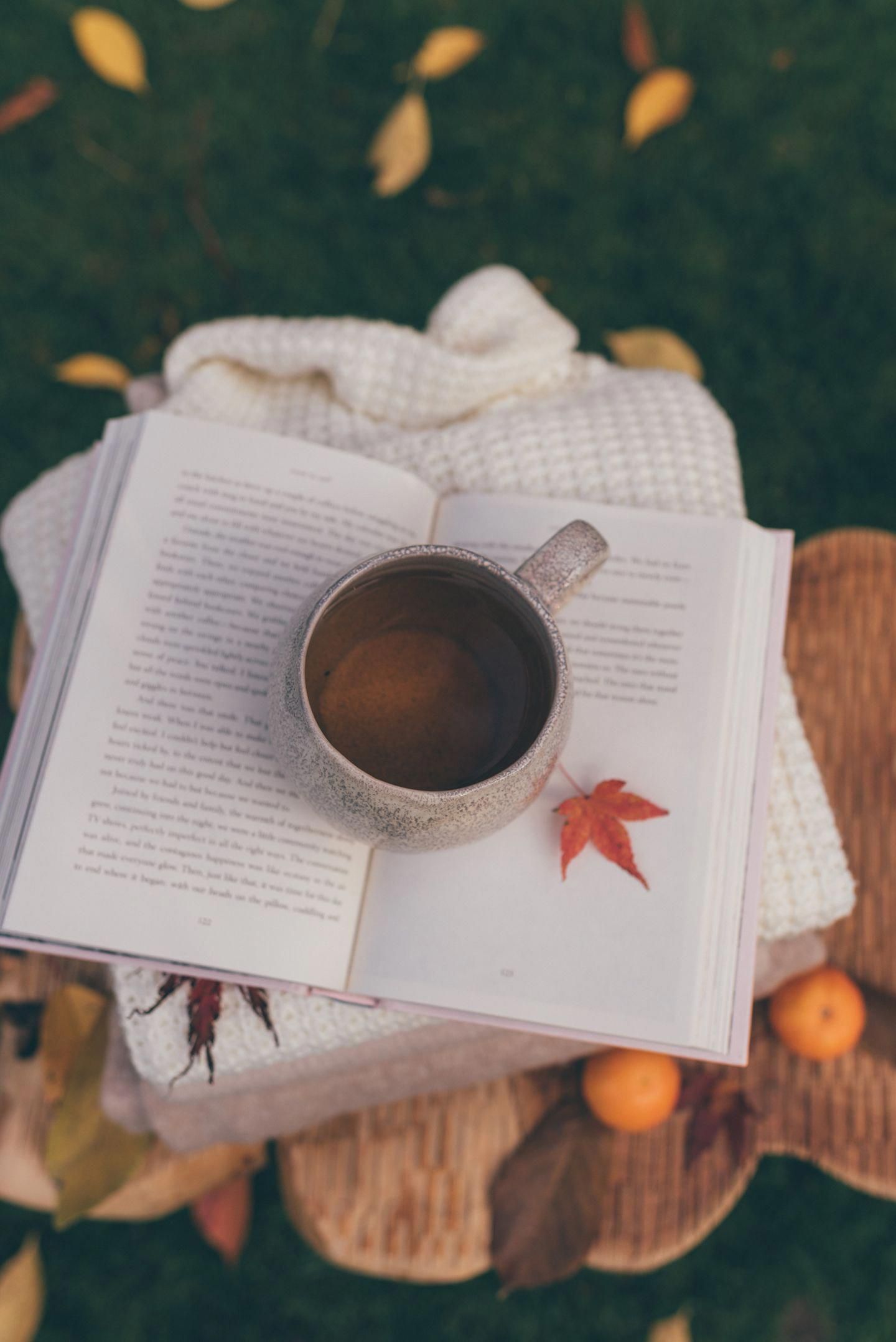 Tazza tè libro autunnale, 1440x2156 Full HD Verticale, Realme