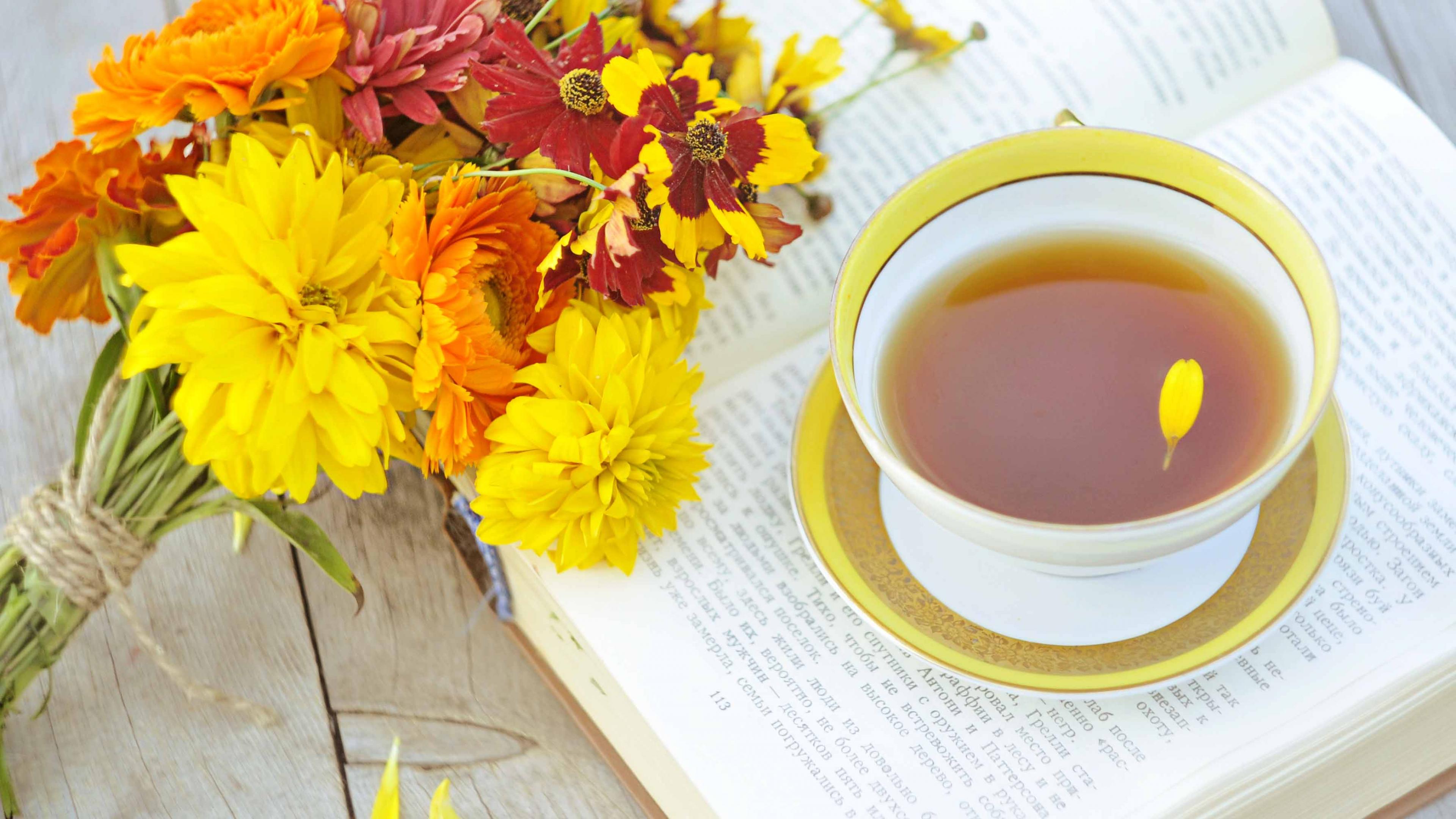 Tazza tè, libro e fiori, 3840x2160 UHD, PC 4K