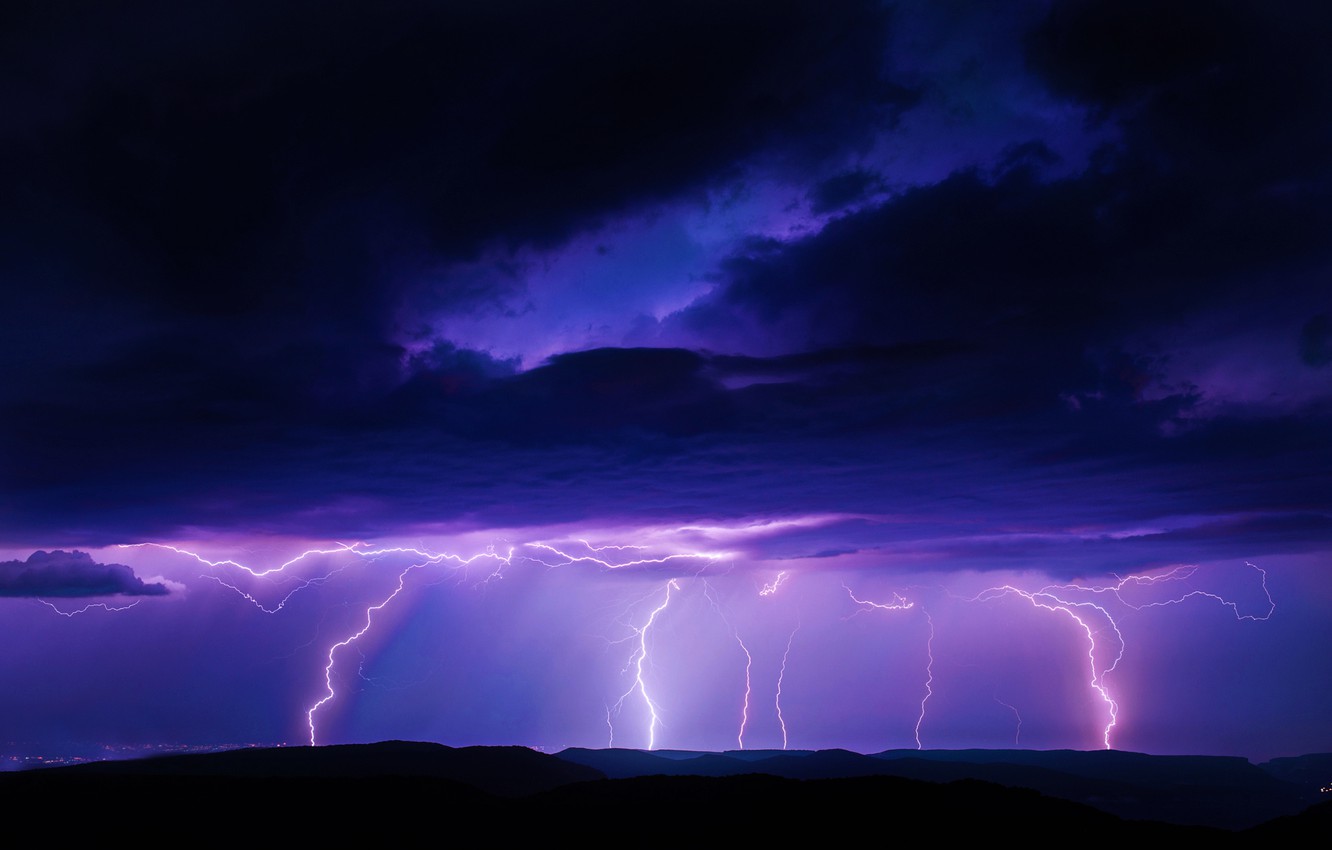 Fulmini viola nel cielo notturno, 1332x850 HD, Desktop