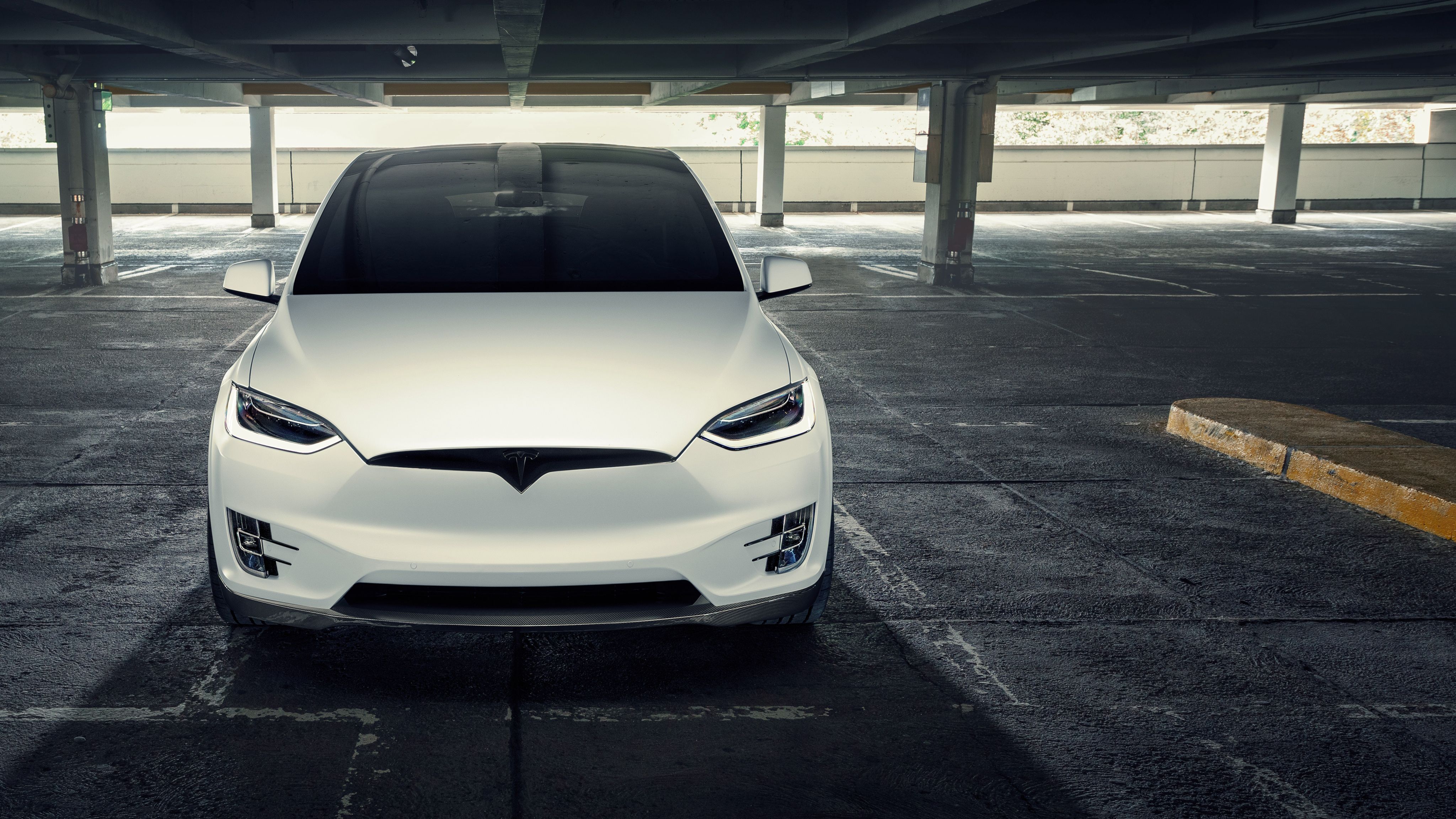 Tesla Model X bianca parcheggio, 4096x2304 4K Ultra HD, Smart TV 4K