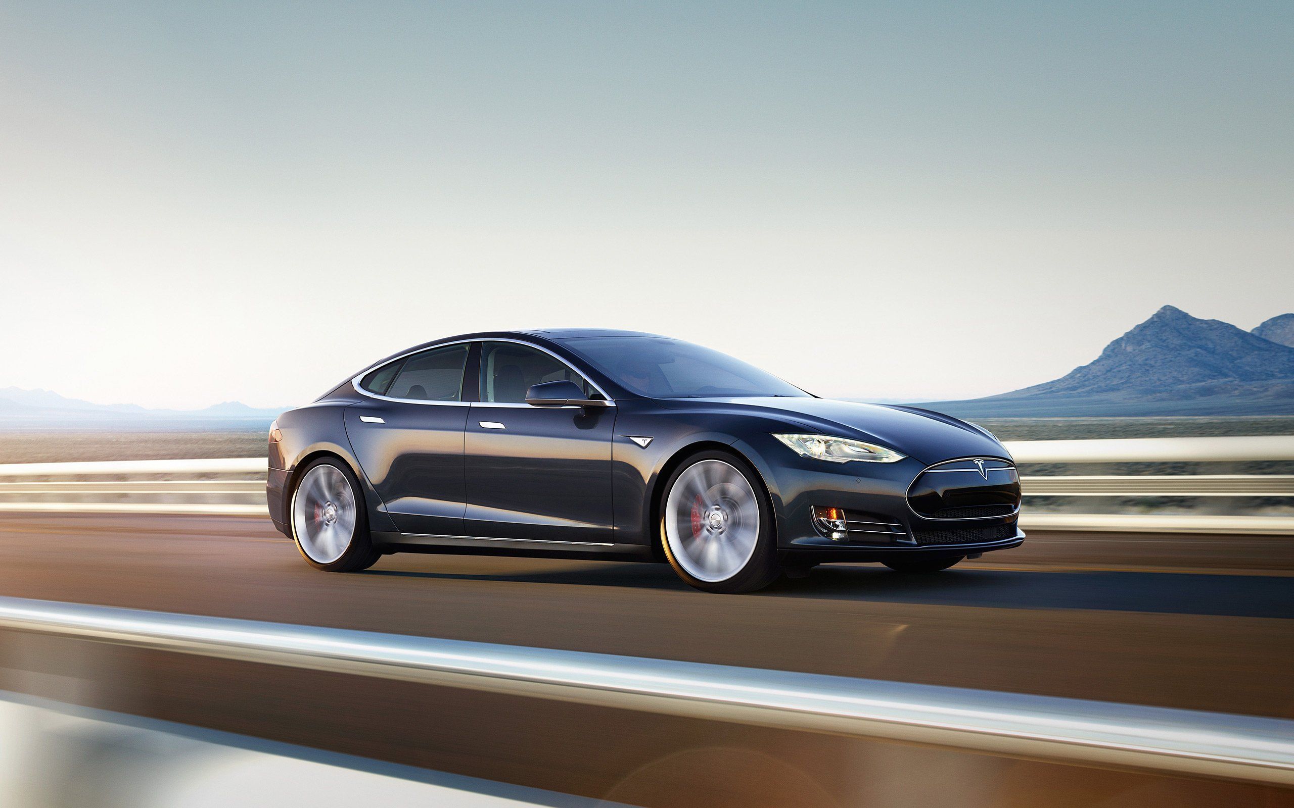Tesla Model S nera strada, 2560x1600 2K, Desktop