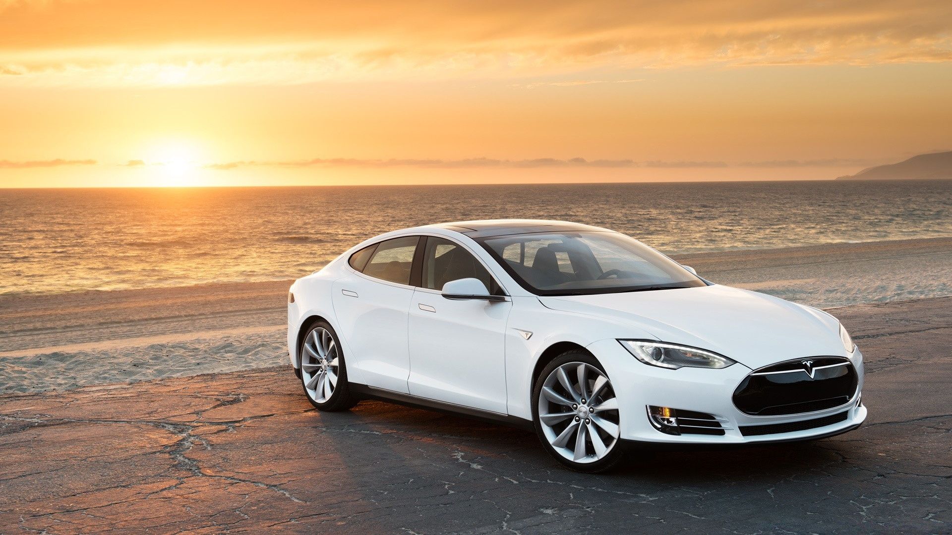 Tesla bianca sulla spiaggia, 1920x1080 1080p, Laptop