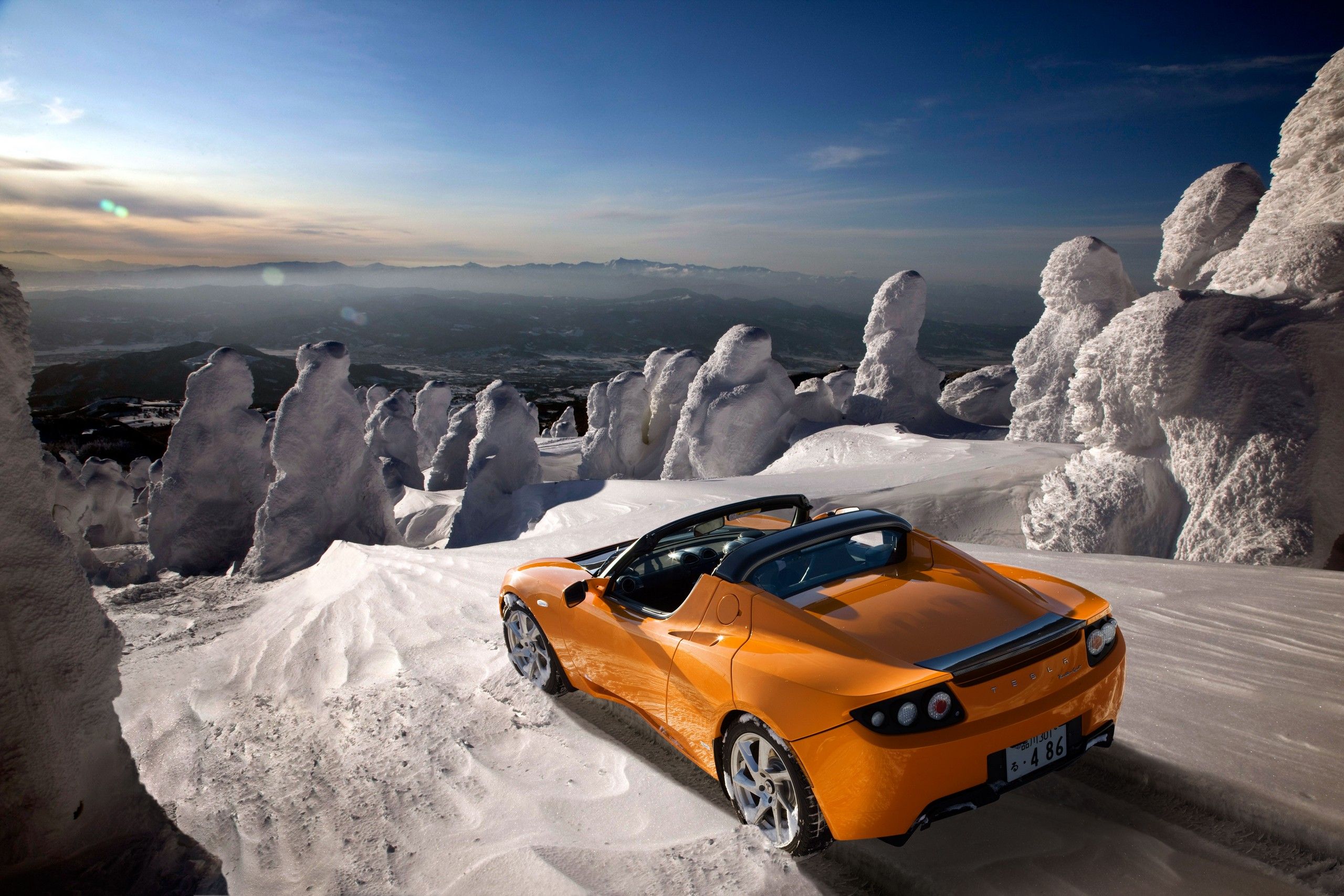 Tesla Roadster arancione neve, 2560x1707 WQXGA, Monitor Gaming