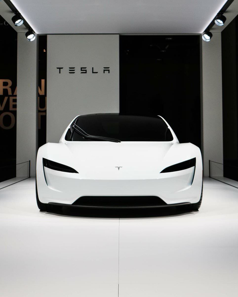 Tesla Roadster bianca studio, Elon Musk, 964x1200 Full HD Verticale, Smartphone
