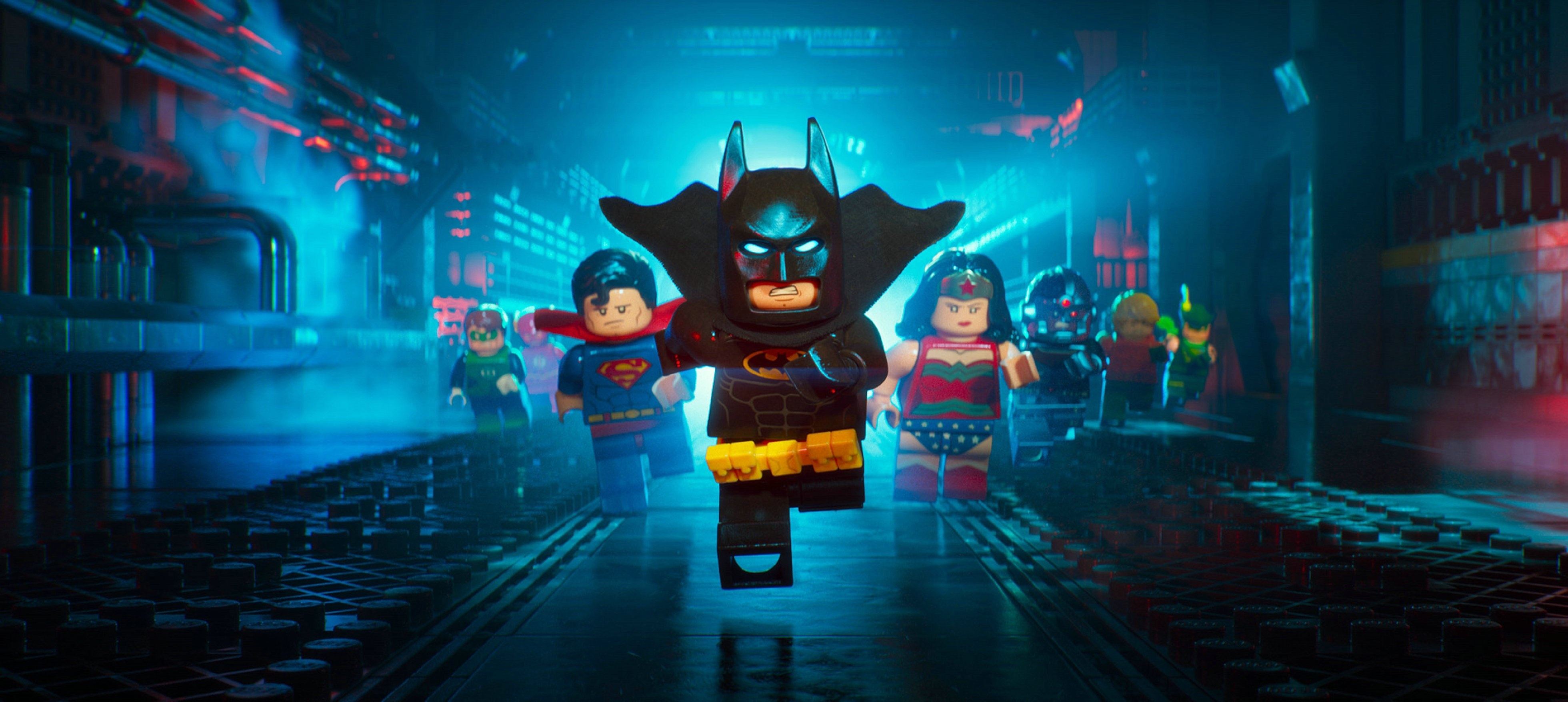 Lego Batman e supereroi, Gotham, 3920x1754 Ultrawide, Dual Monitor