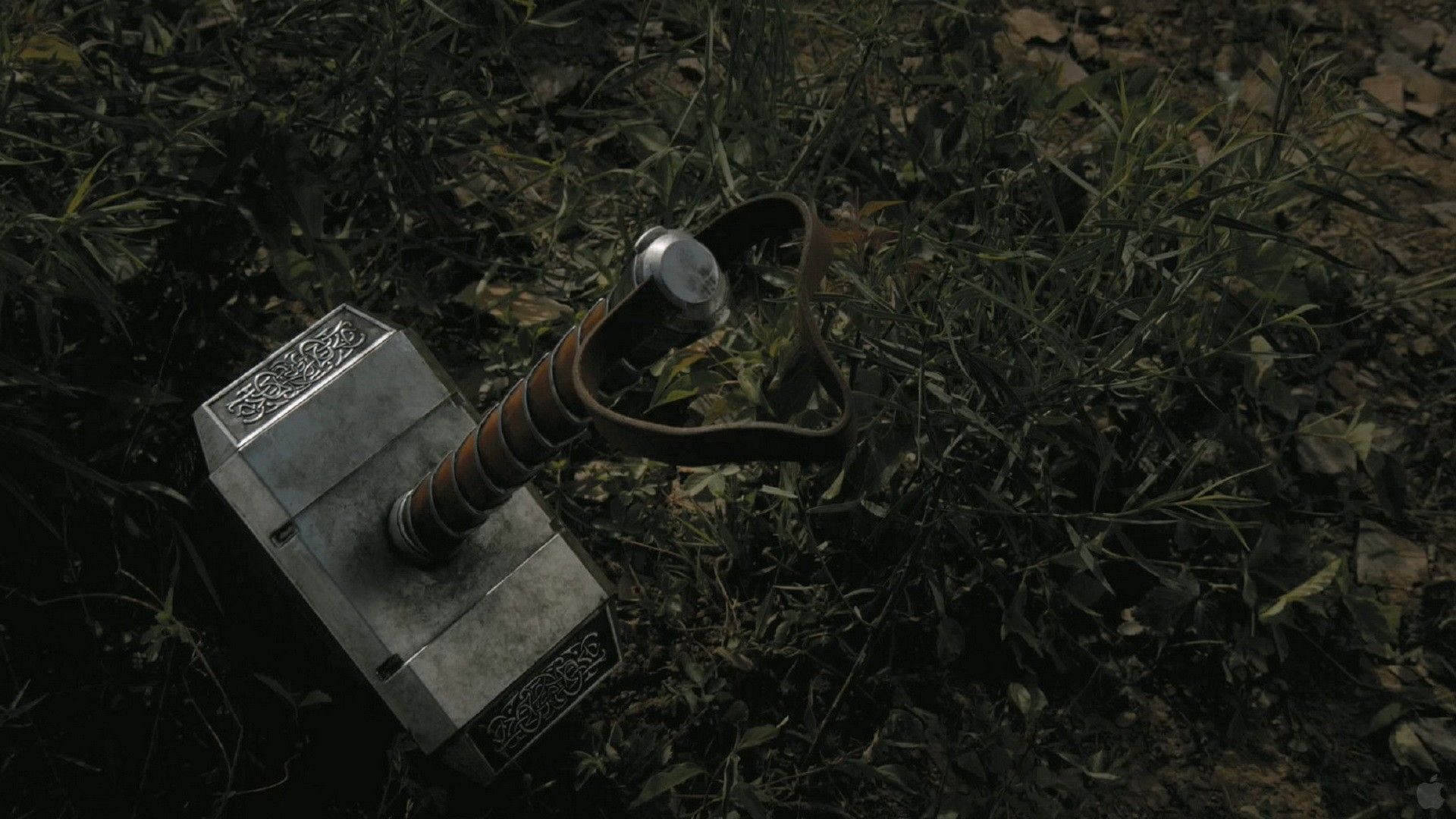 Martello di Thor nell'erba, 1920x1080 Full HD 1080p, Monitor Gaming