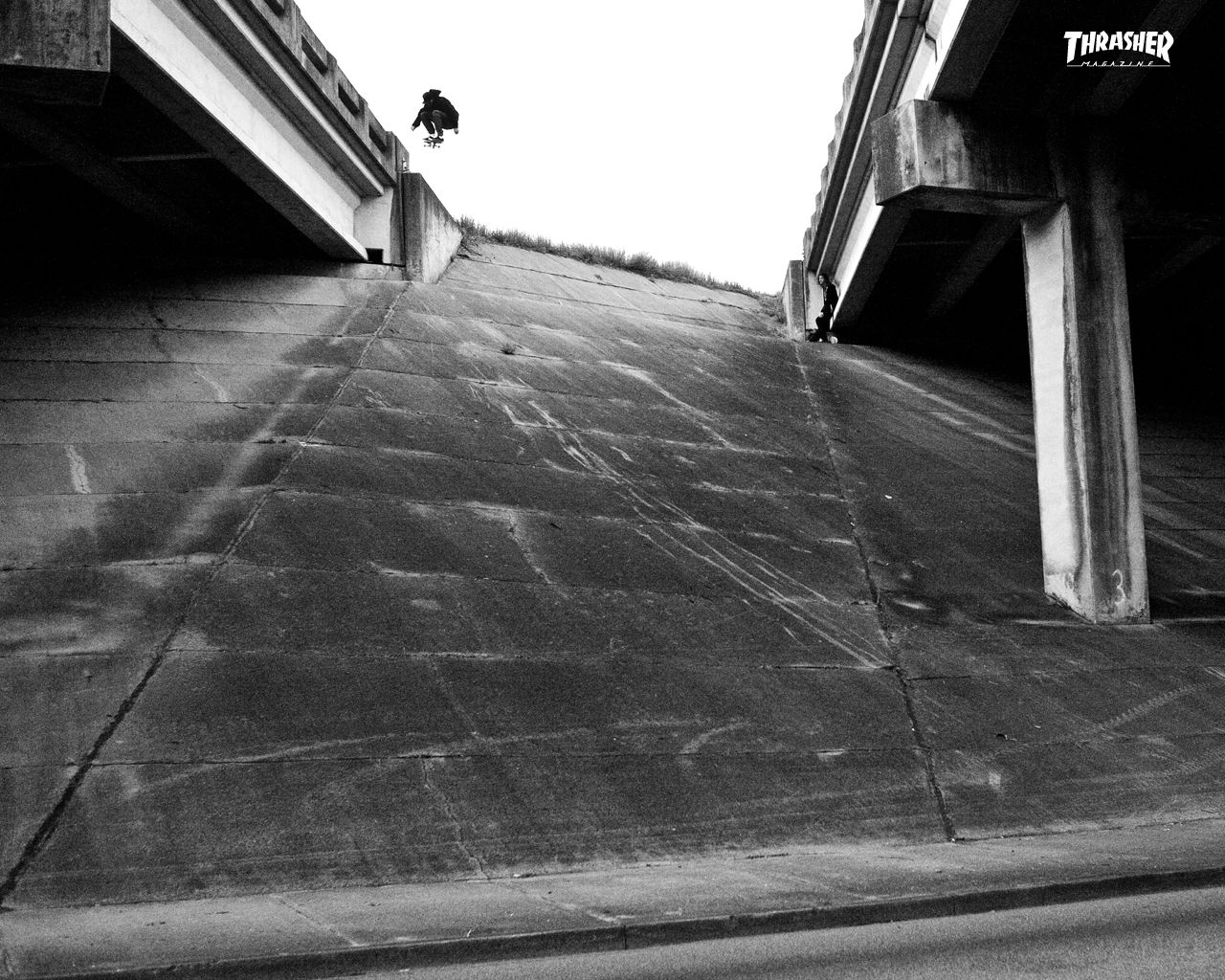 Skateboarder salto rampa Thrasher, 1280x1024 HD, Desktop