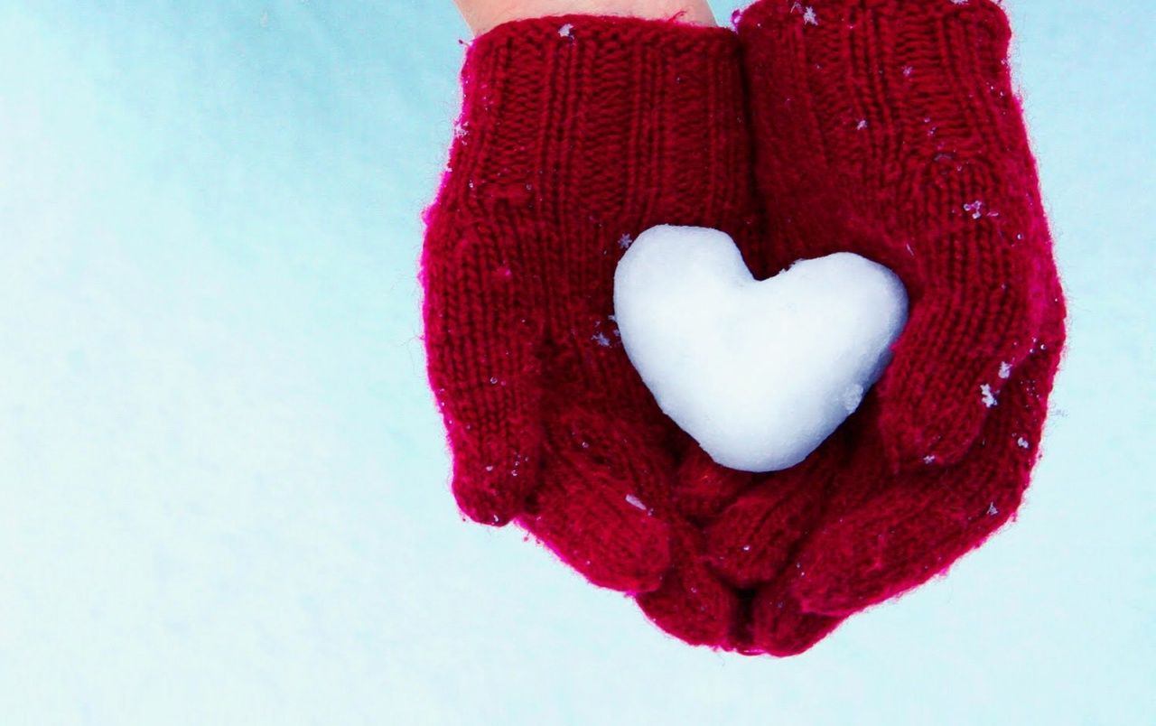 Guanti rossi con cuore di neve, 1280x804 HD, Desktop
