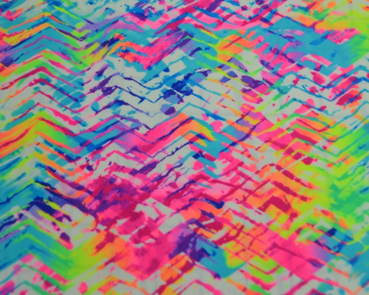 Cascata vista da dietro, 1600x1000 HD Ready, PC