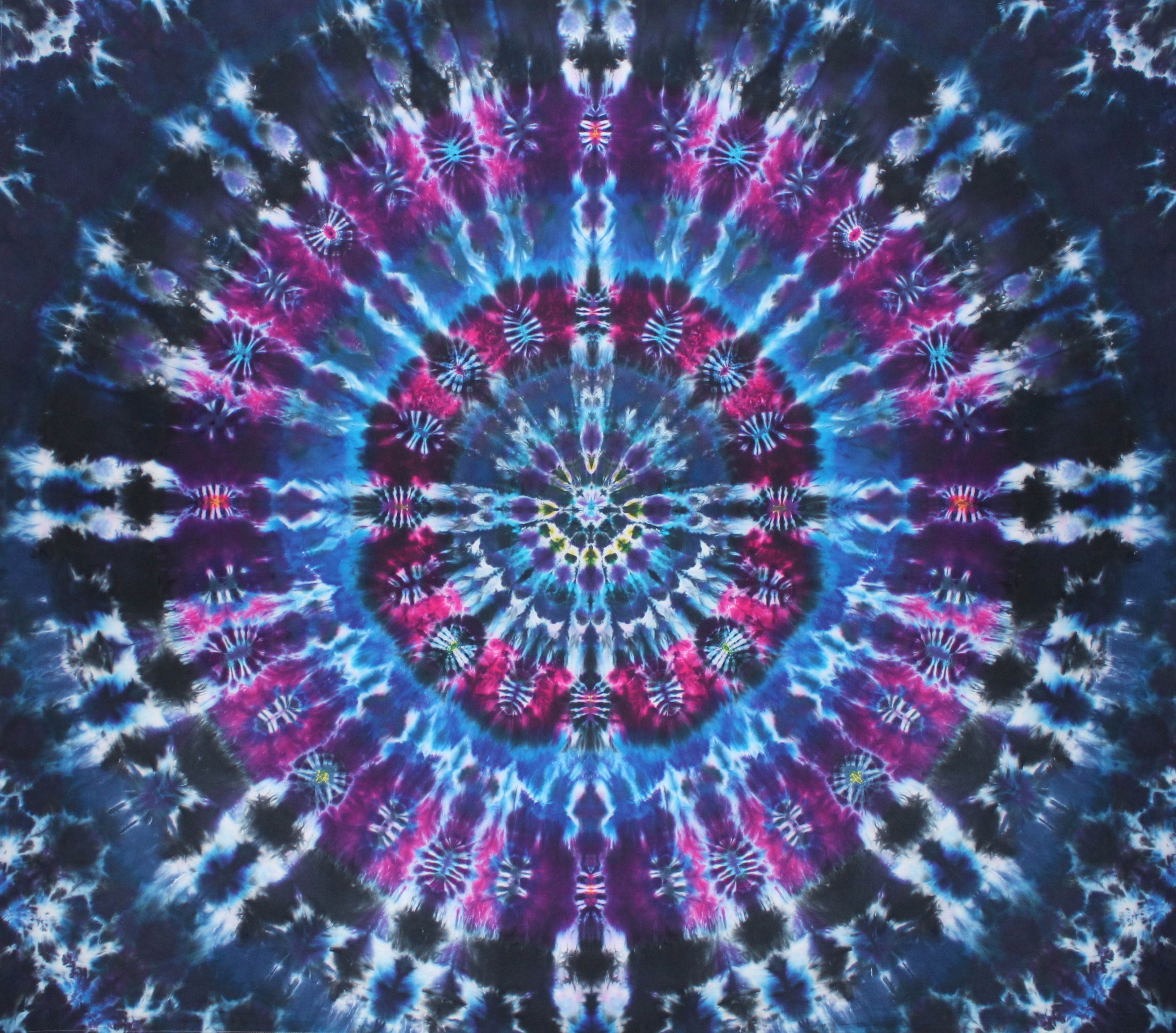 Mandala tie-dye blu viola, 3555x3123 2K, Laptop