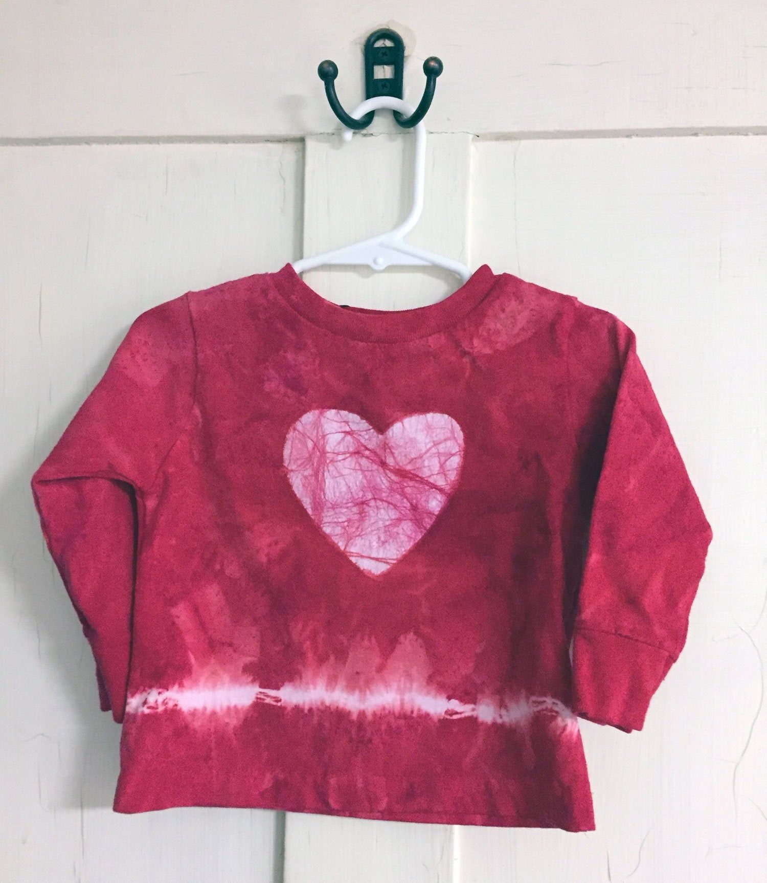 Maglietta tie dye rosa cuore, 1500x1726 Full HD Verticale, iPhone