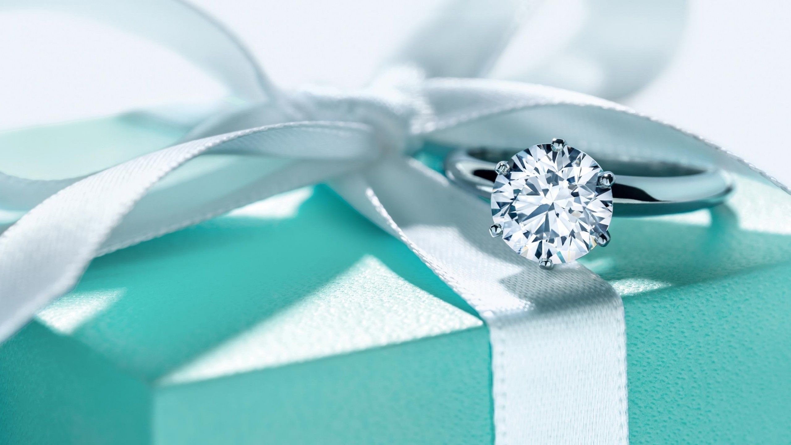 Scatola Tiffany con anello diamante, 2560x1440 QHD, PC