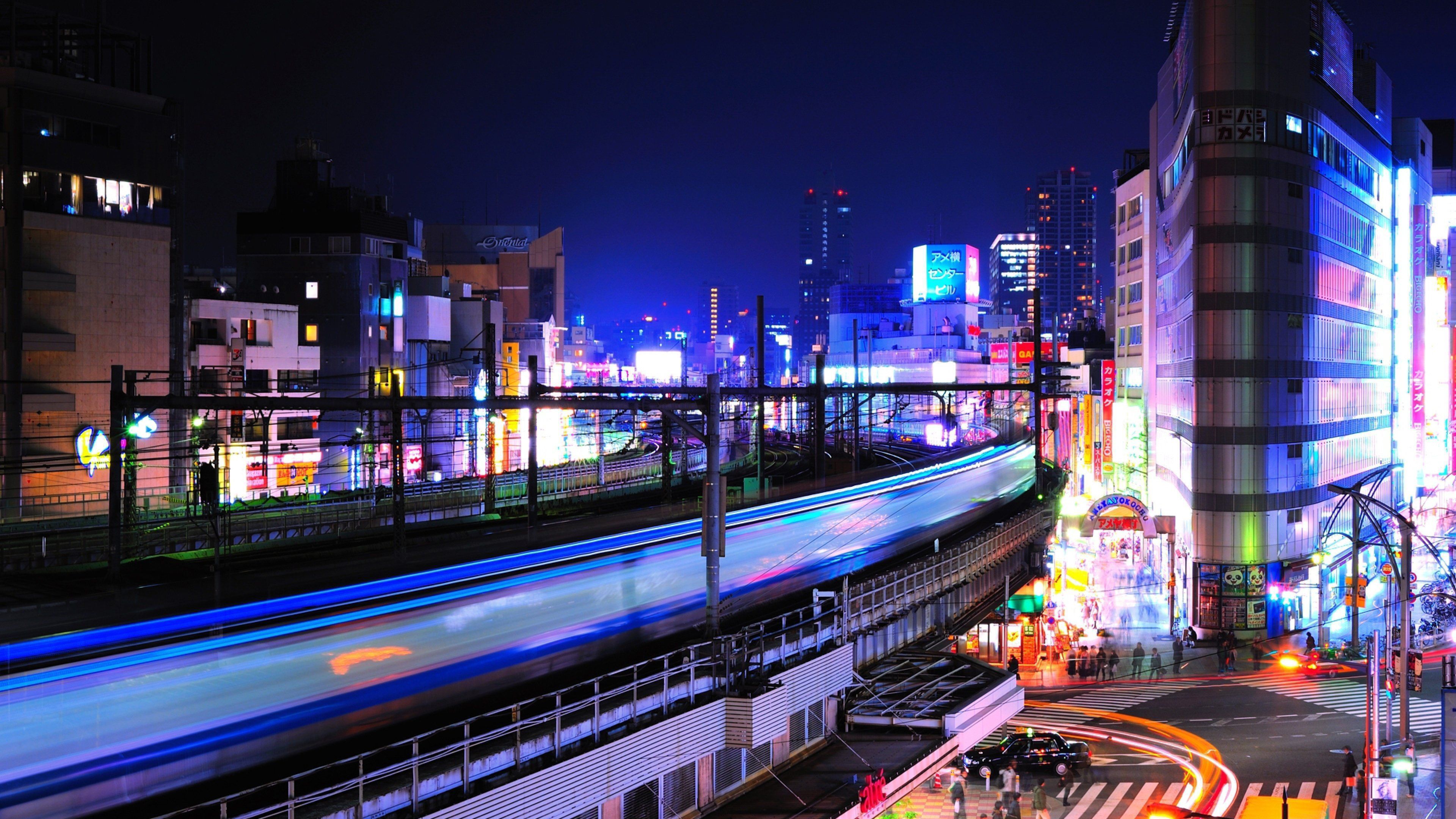 Tokyo notturna con treno, 3840x2160 UHD, Monitor 4K