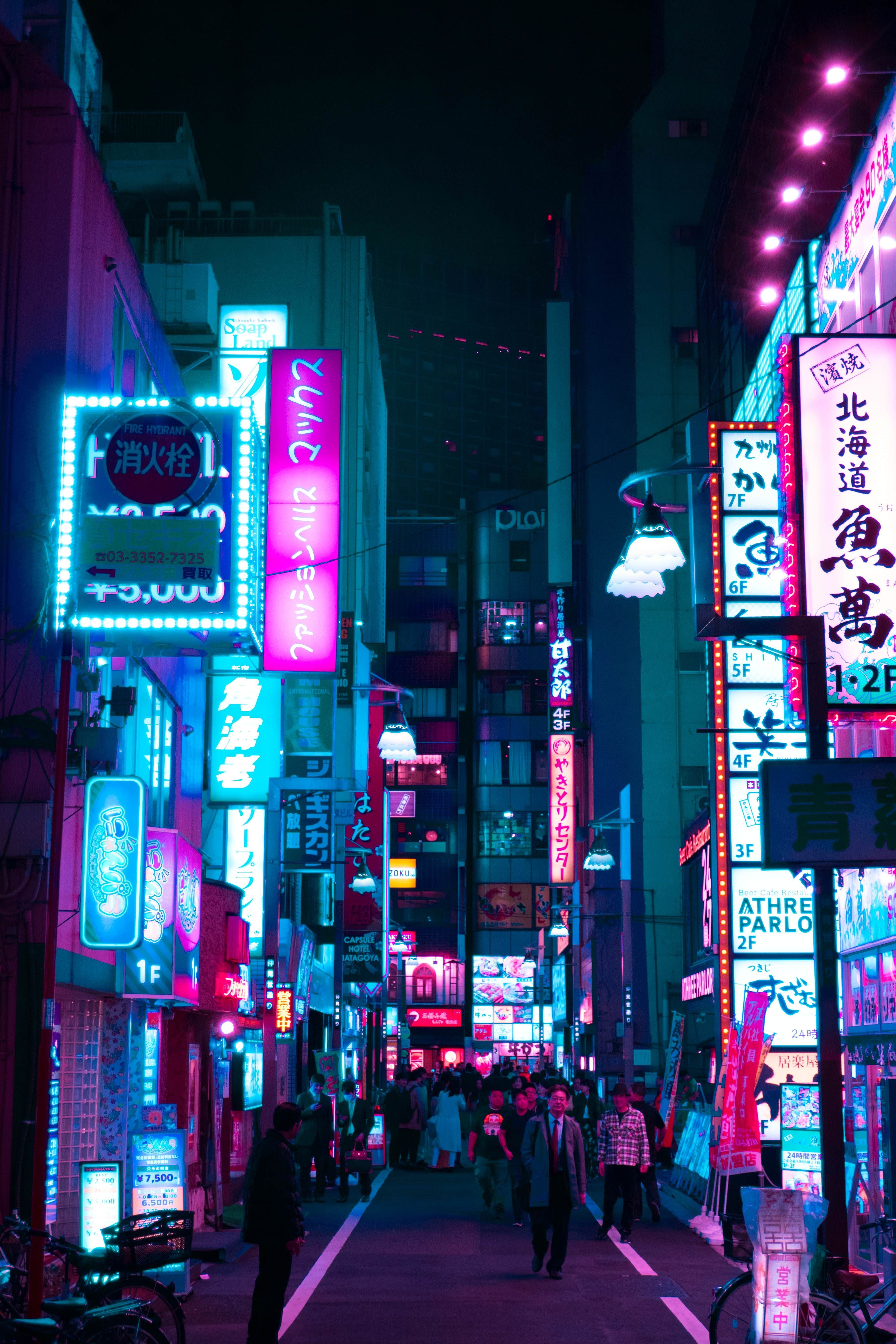 Strada Shibuya neon notturna, 3592x5388 Verticale, Mobile