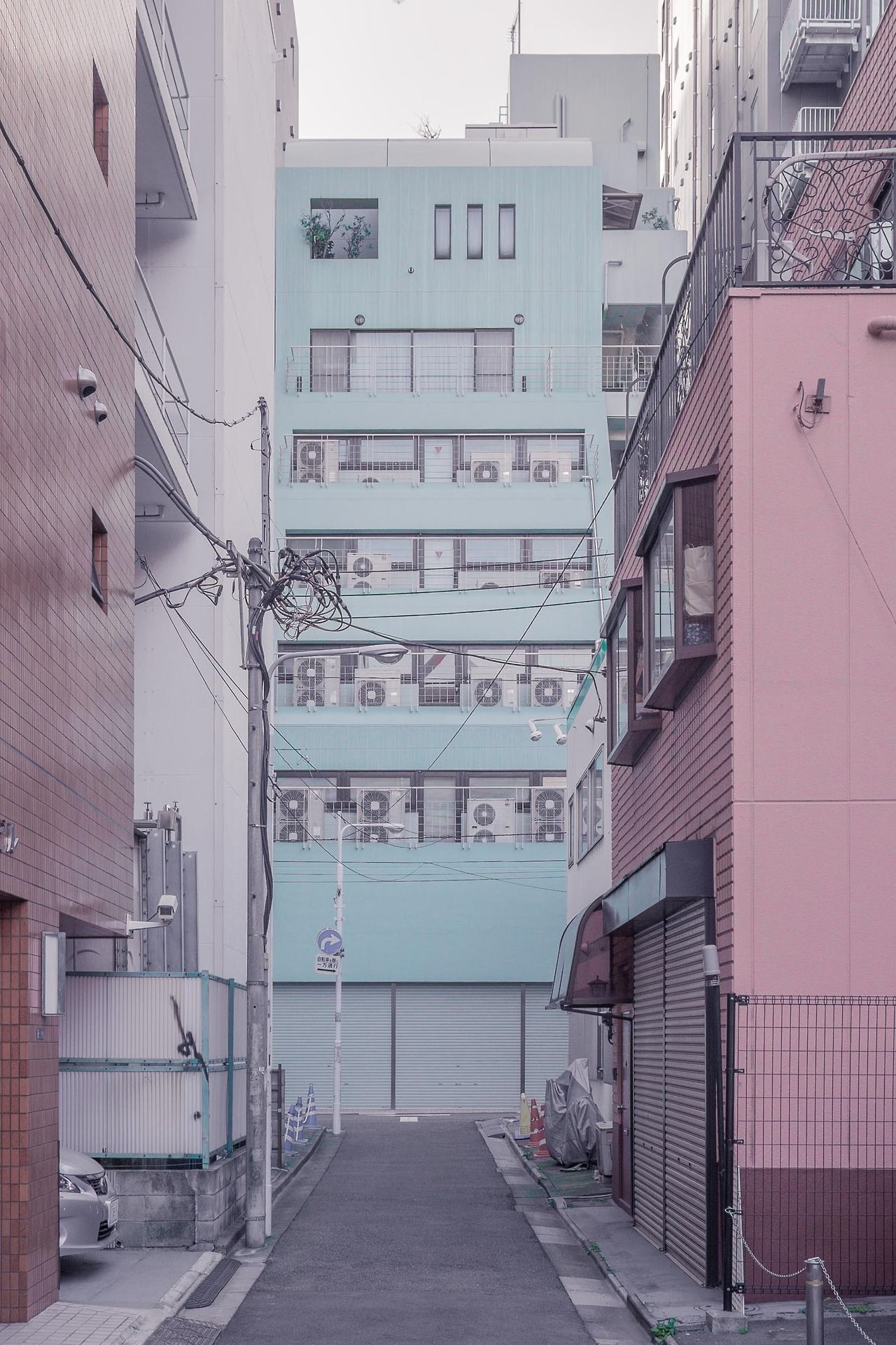 Vicolo Tokyo edifici pastello, 1280x1920 Full HD Verticale, Smartphone