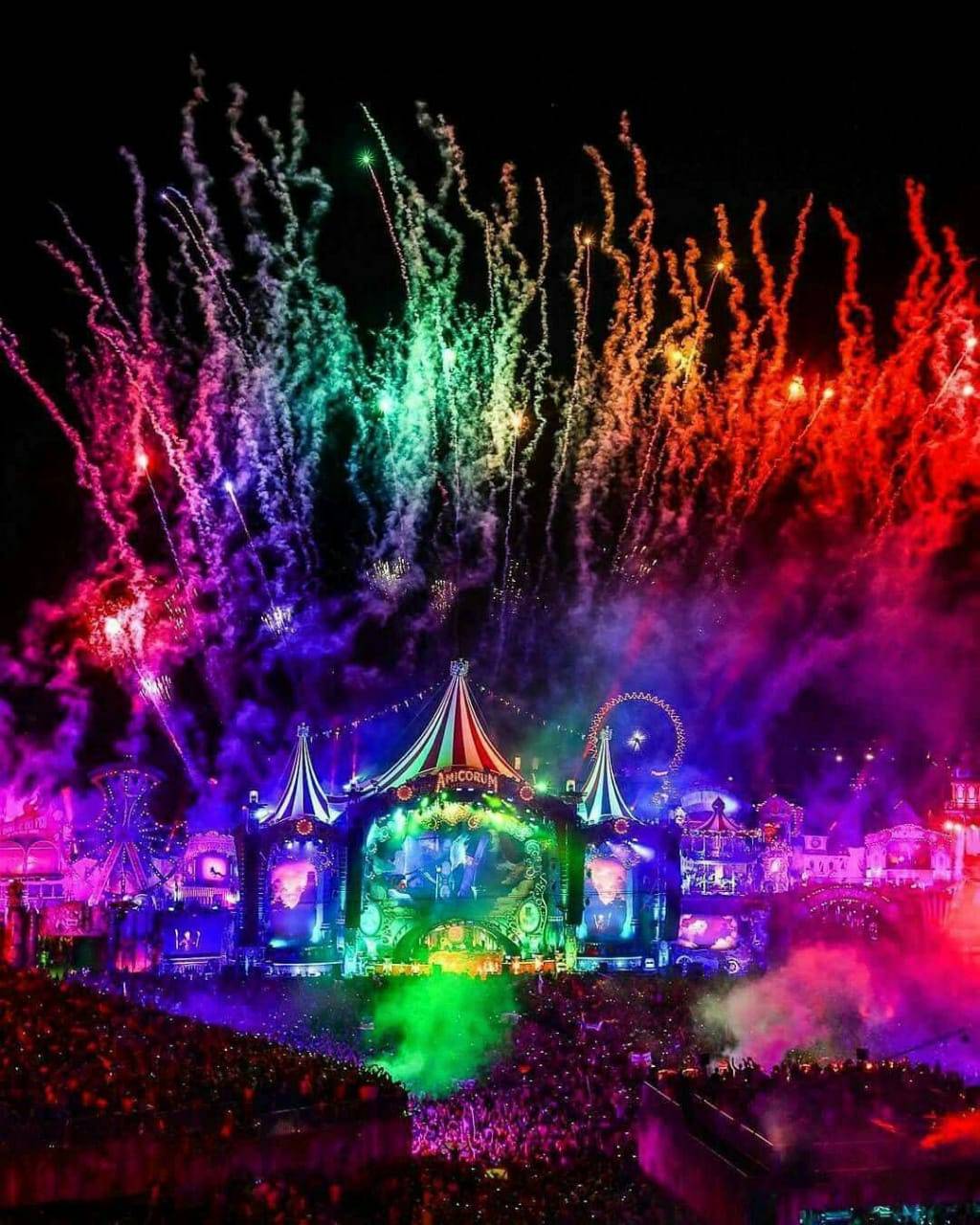 Fuochi d'artificio festival Tomorrowland, 1024x1280 Full HD Verticale, Smartphone