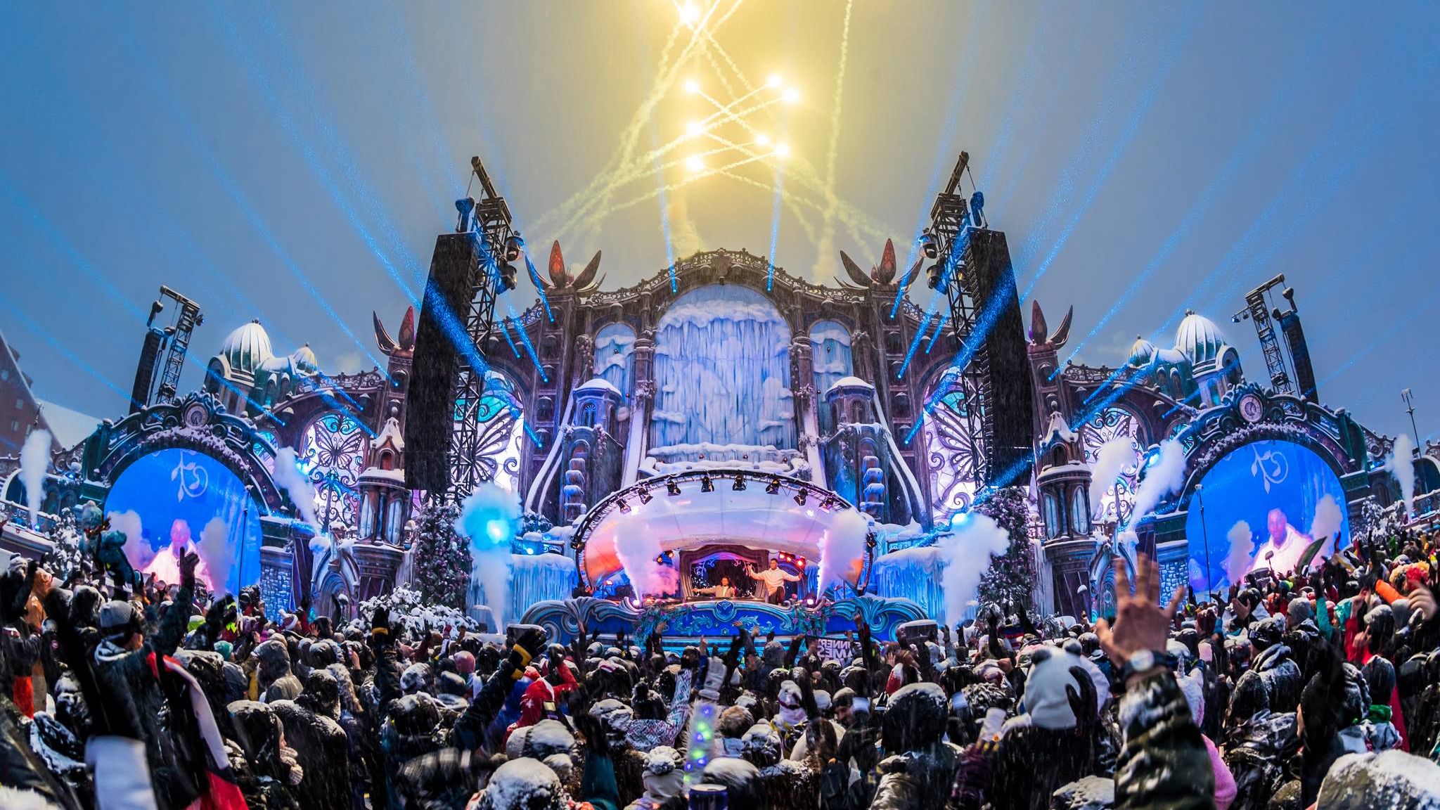 Palco festival Tomorrowland innevato, 2048x1152 Hi-Res, iMac