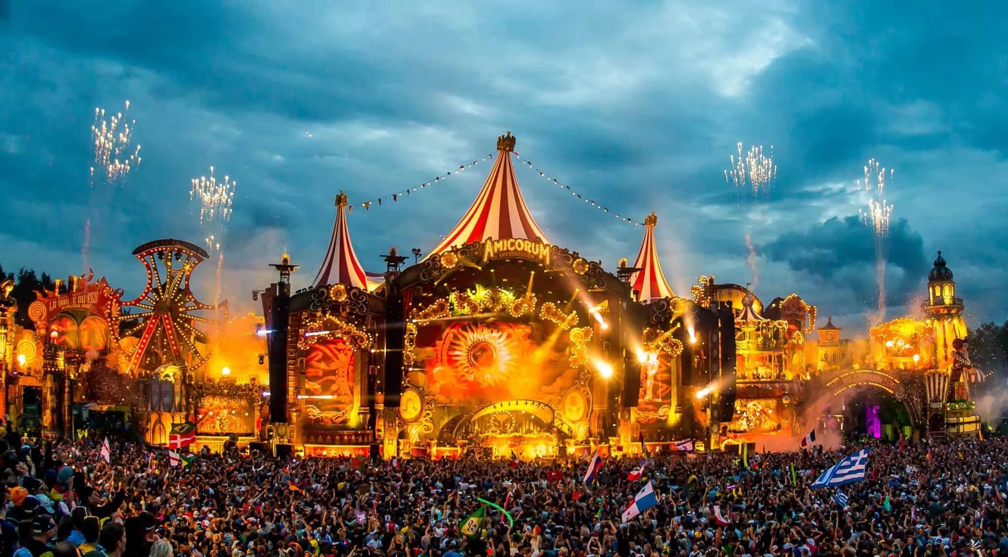 Palco festival Tomorrowland illuminato, 2048x1132 alta risoluzione, Laptop