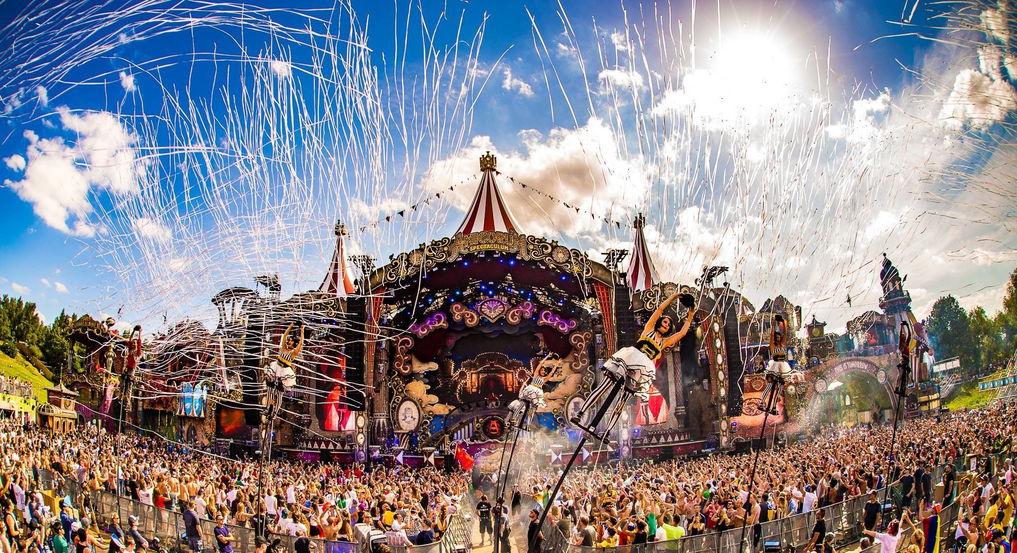 Festival Tomorrowland palco folla, 2048x1113 alta risoluzione, PC Desktop