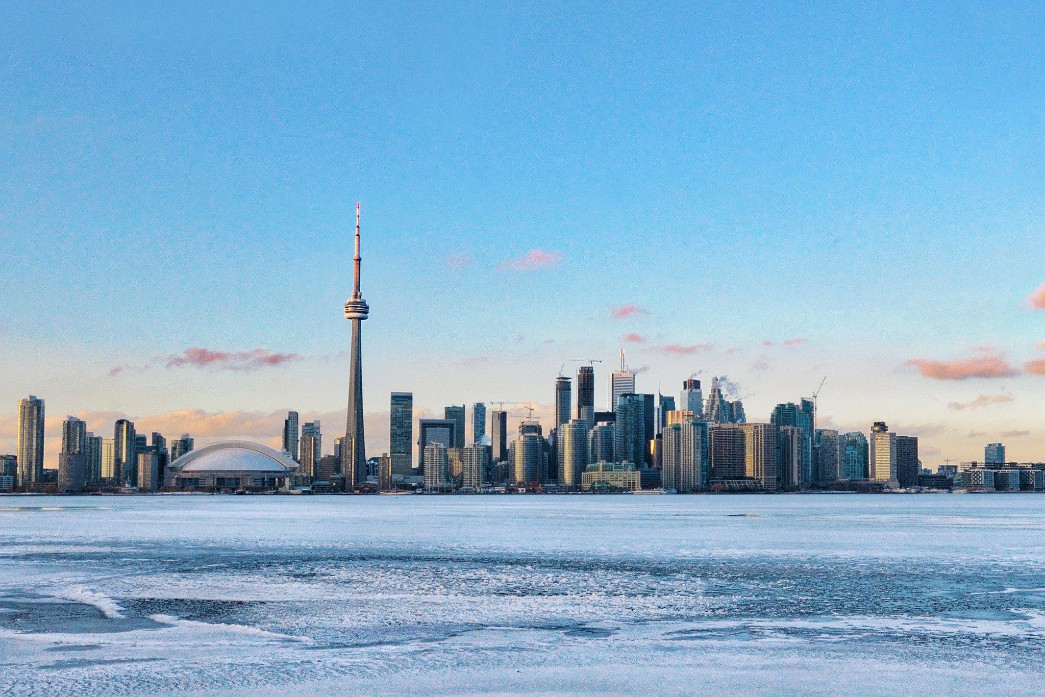 Skyline Toronto con lago ghiacciato, 2048x1366 2K, Desktop
