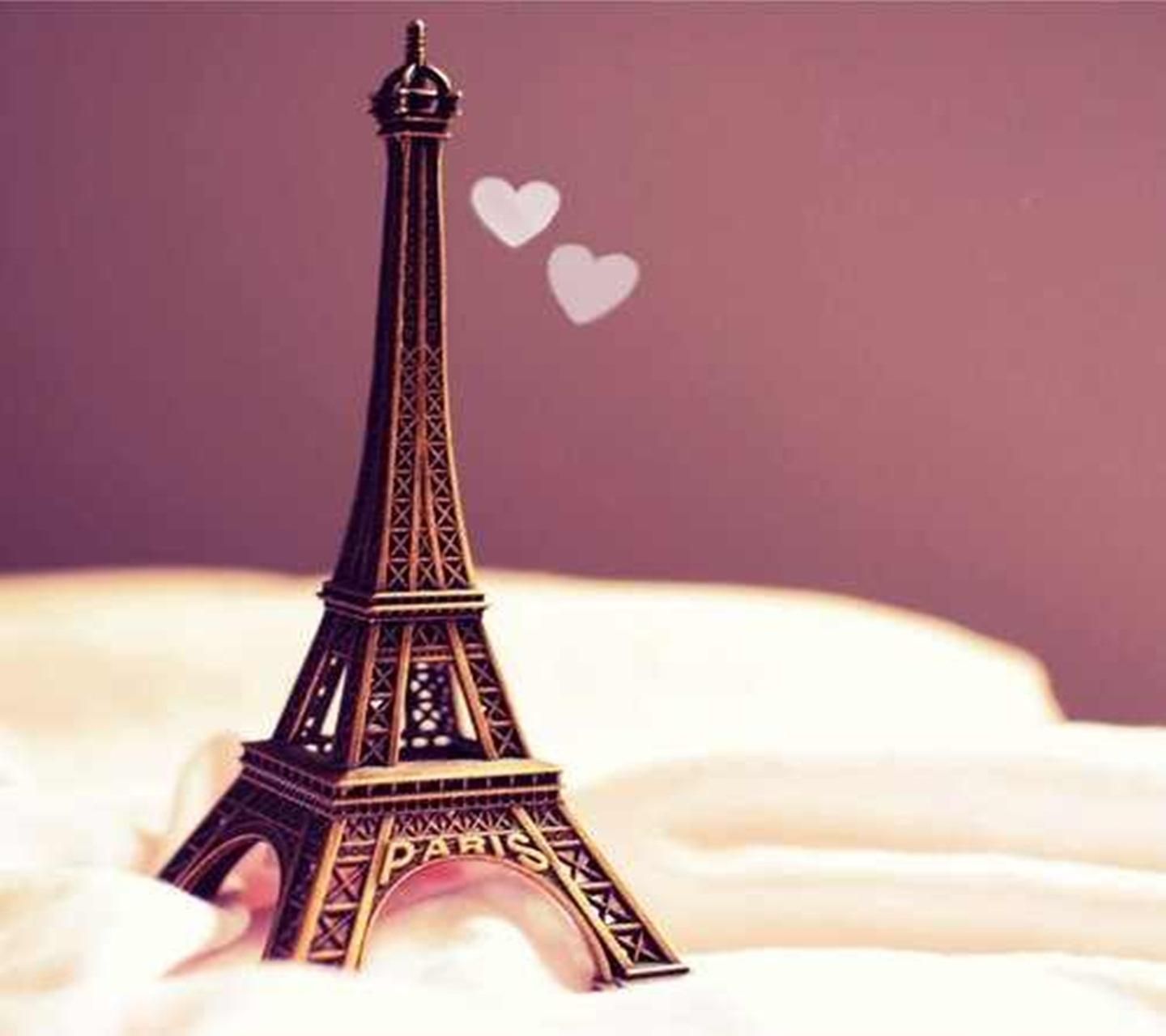 Torre Eiffel miniatura con cuoricini, 1440x1280 HD, Desktop