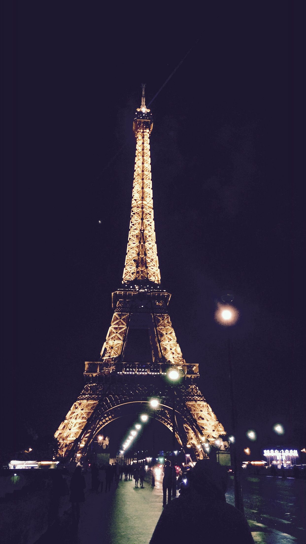 Torre Eiffel illuminata di notte, 1242x2208 Full HD Verticale, Samsung Galaxy