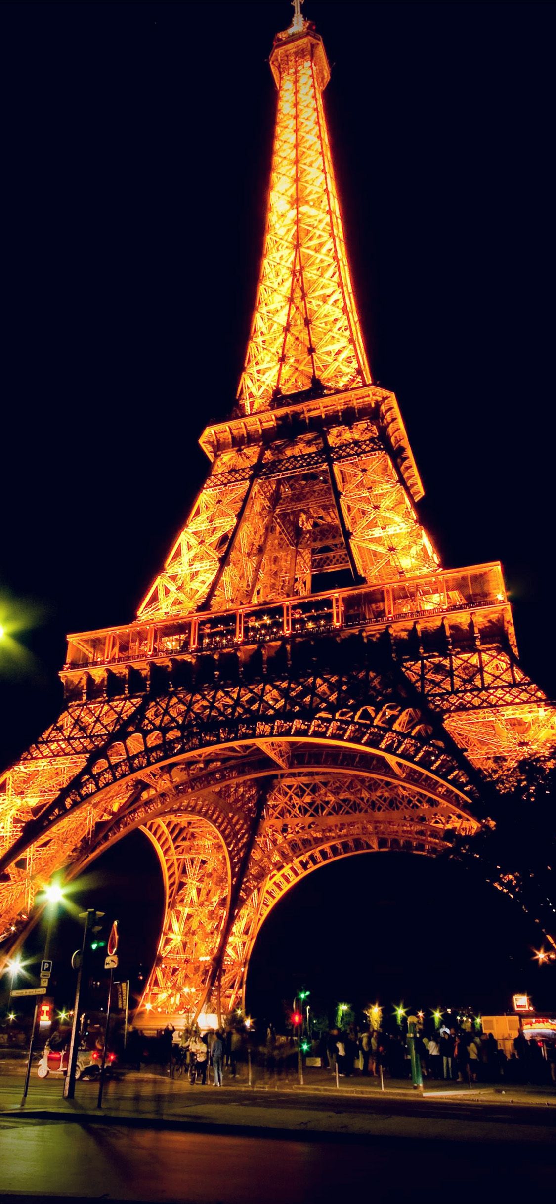 Torre Eiffel illuminata di notte, 1125x2436 Verticale, Telefono