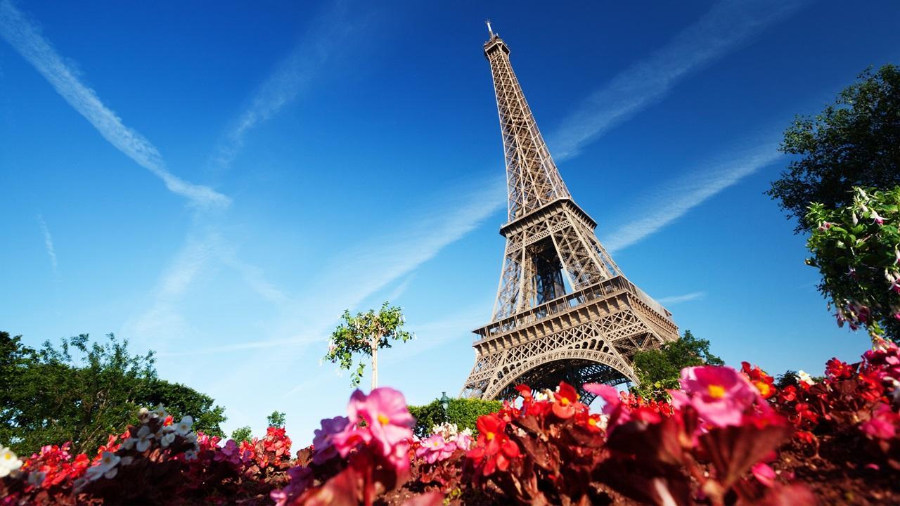 Torre Eiffel con fiori rossi, 1280x720 720p, Laptop