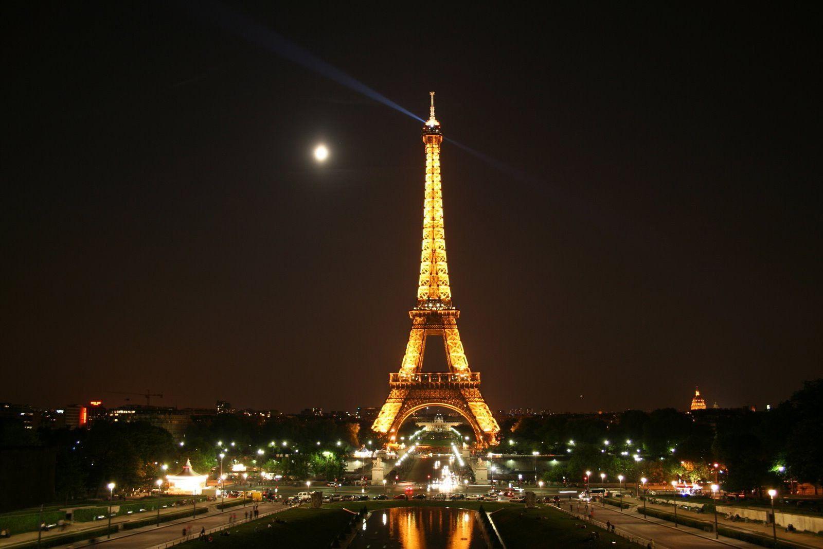 Torre Eiffel illuminata di notte, 1600x1067 HD Ready, PC