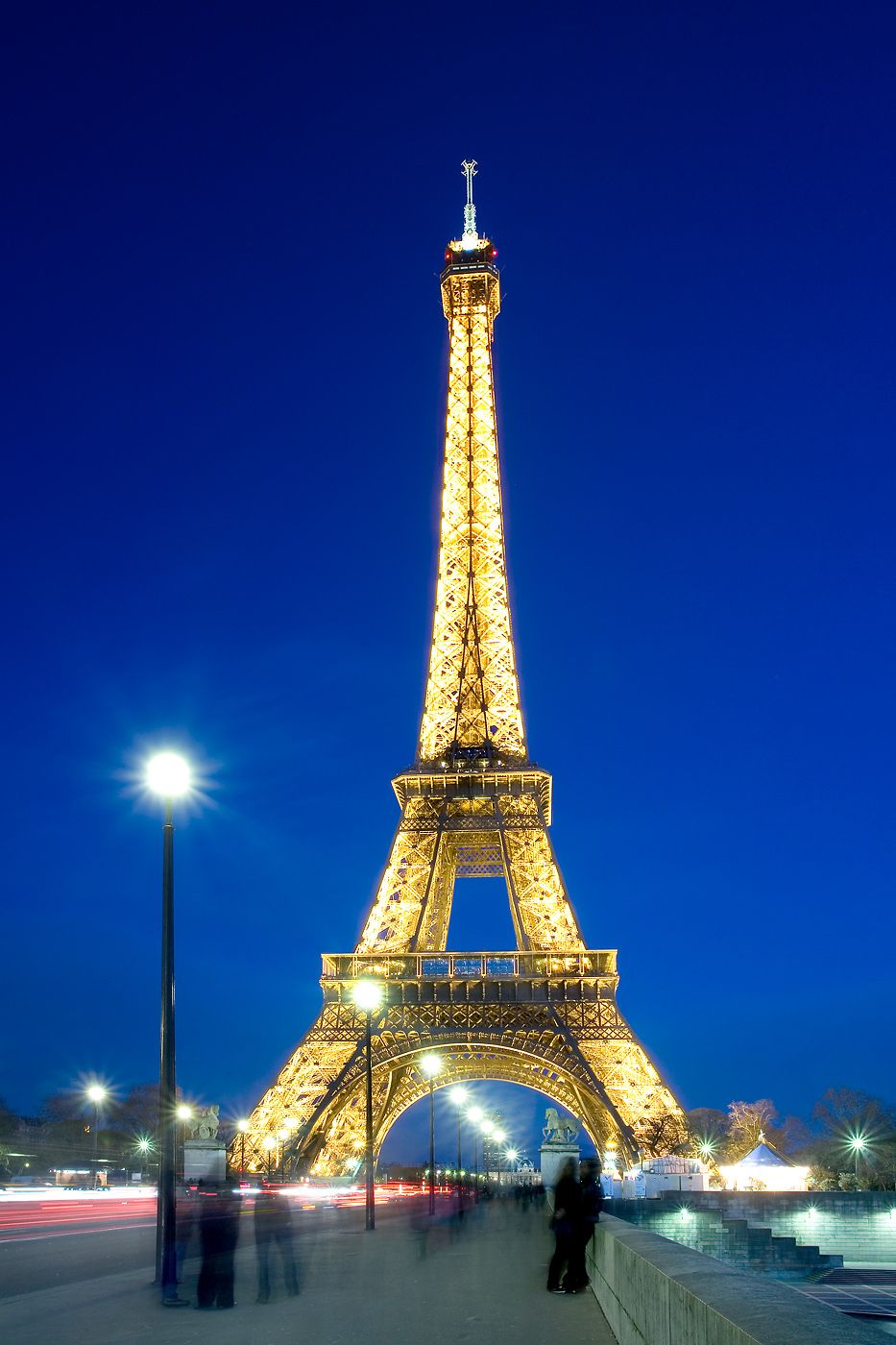 Torre Eiffel illuminata di notte, 933x1400 Full HD Verticale, iPhone