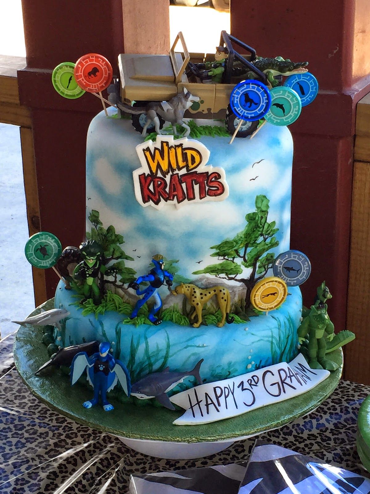 Torta compleanno Minion giallo blu, 768x1024 Verticale, Mobile