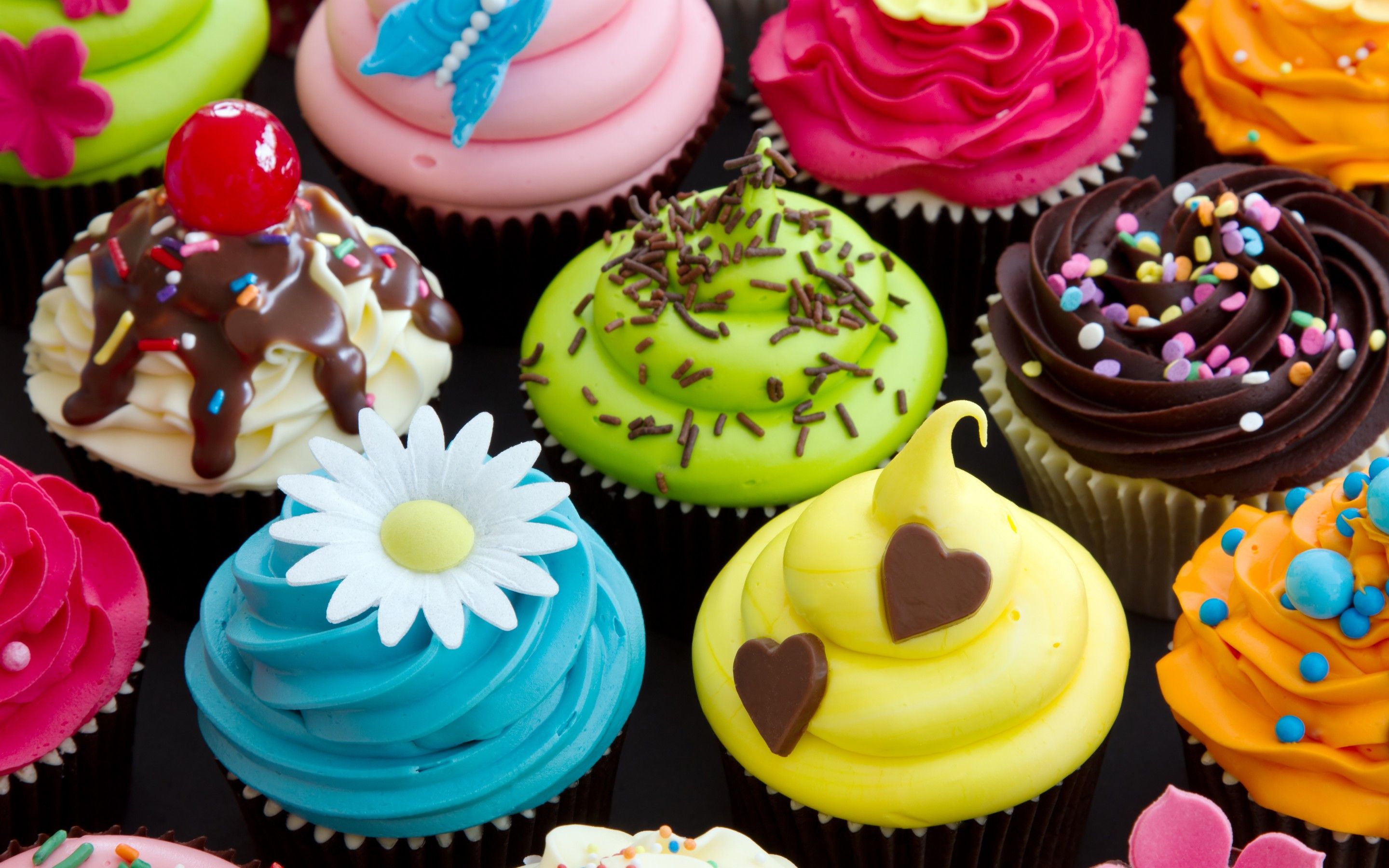 Cupcake colorati decorati, 2880x1800 2K, MacBook Pro