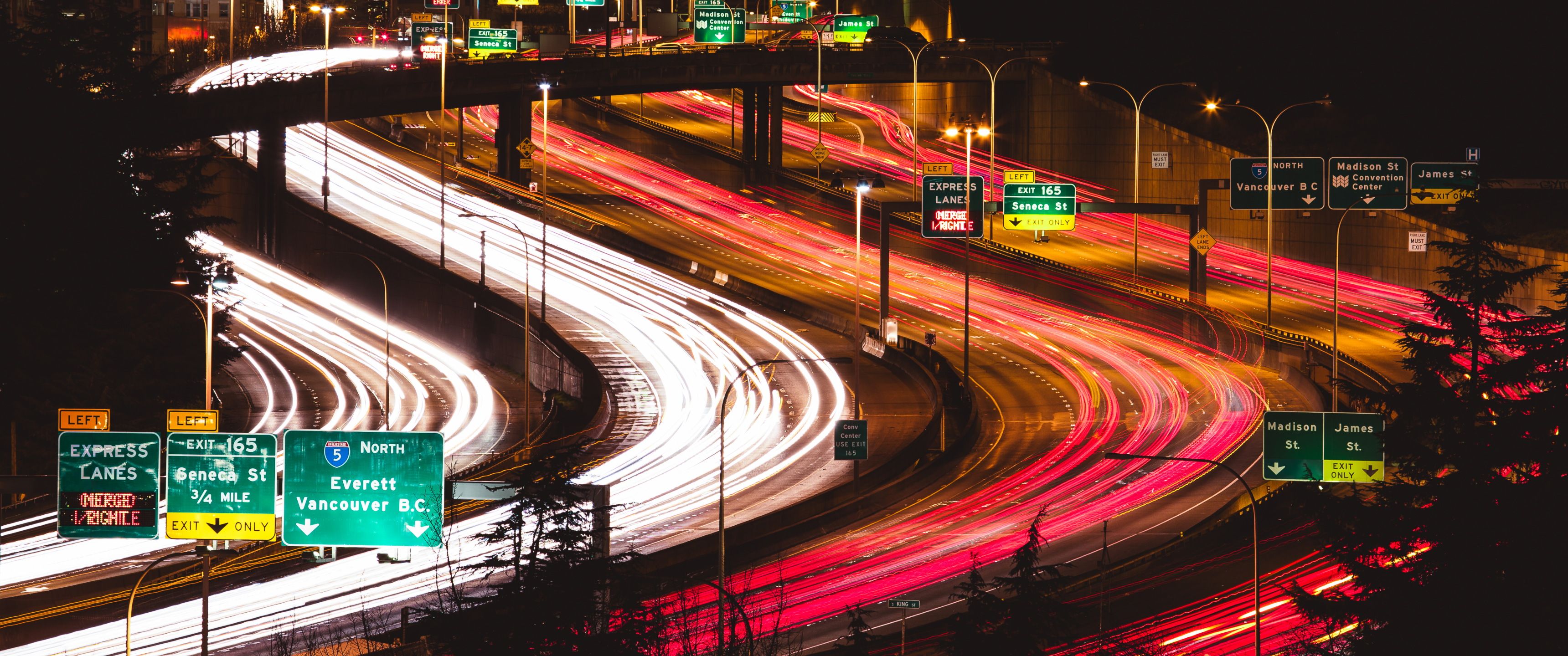 Autostrada notturna con scie luminose, 3440x1440 21:9, Ultrawide