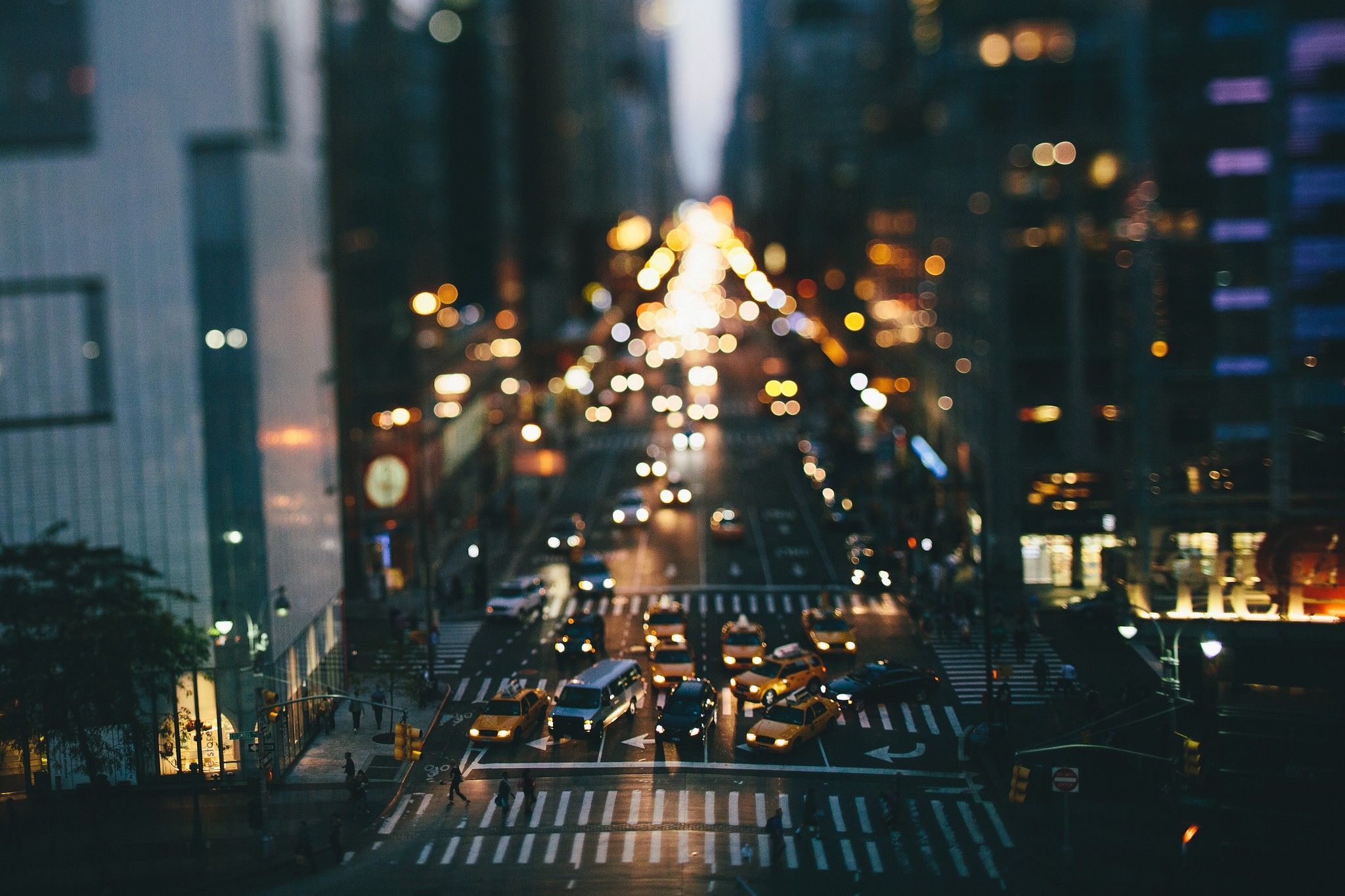 Traffico strada notturna New York, 2048x1365 2K, Desktop