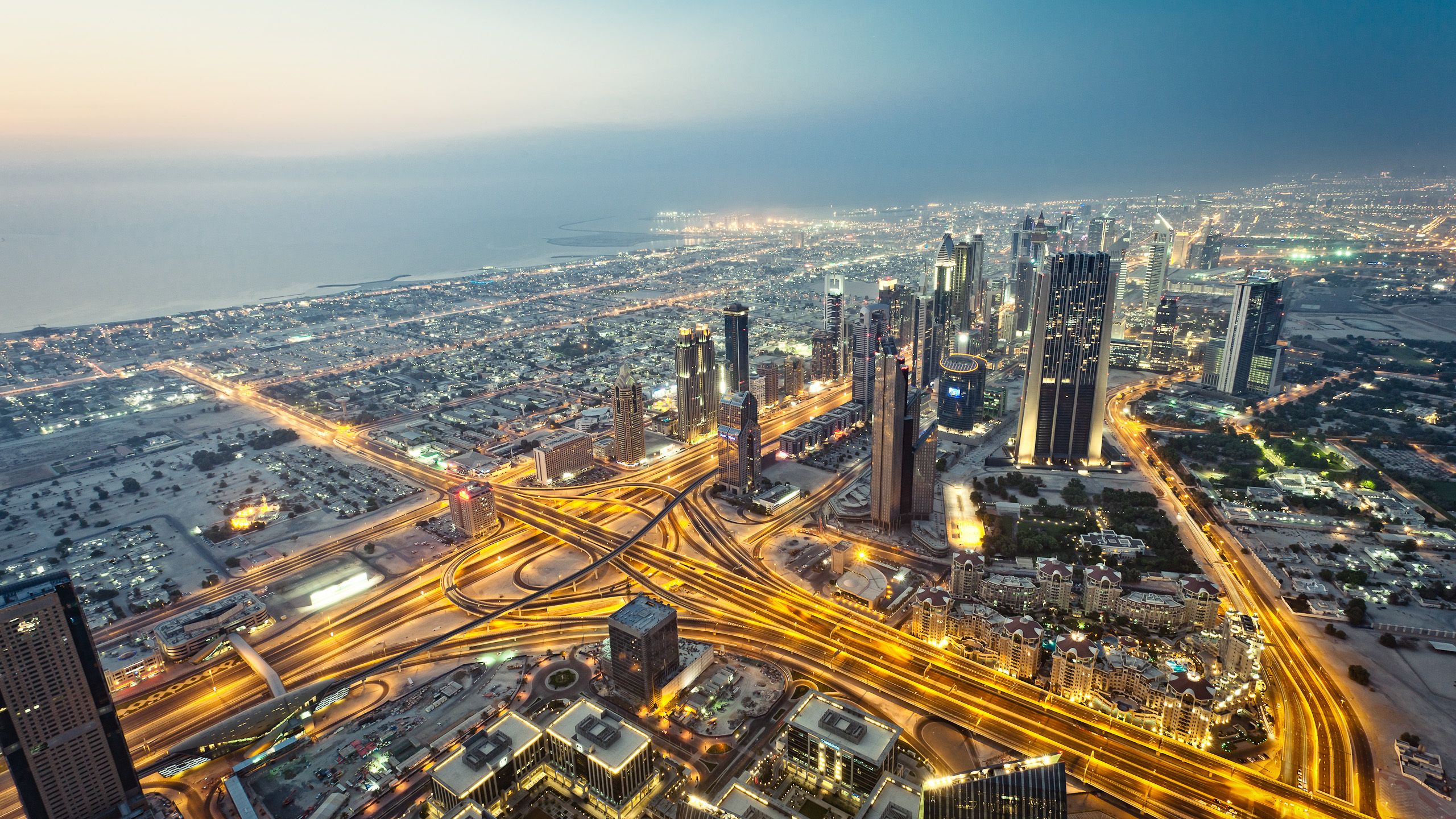 Dubai skyline traffico notturno, 2560x1440 QHD, Laptop