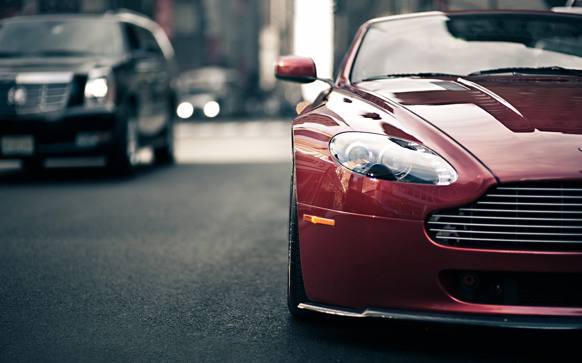 Aston Martin rossa nel traffico, 1920x1200 Full HD+ WUXGA, Laptop