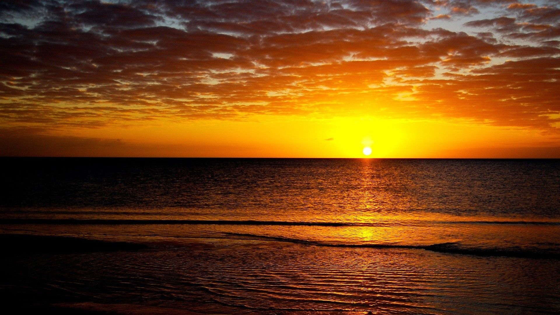 Tramonto arancione sull'oceano, 1920x1080 1080p, Laptop
