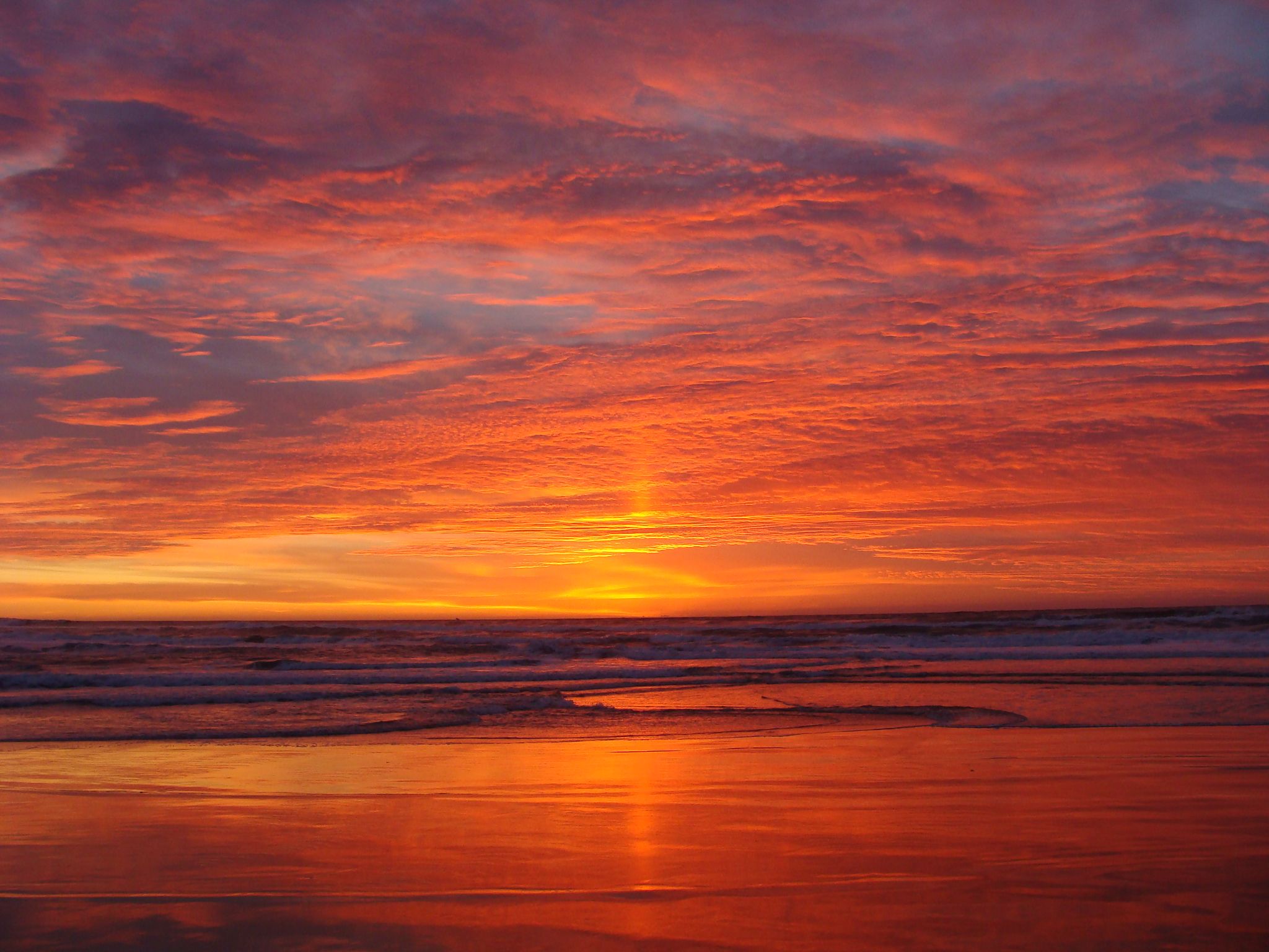 Tramonto arancione su spiaggia, 2048x1536 Hi-Res, Desktop