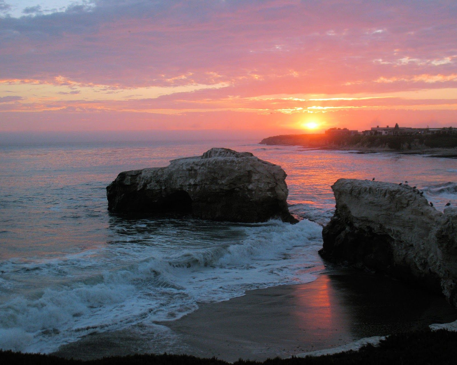 Tramonto spiaggia con scogliere, 1600x1279 900p, HP Laptop