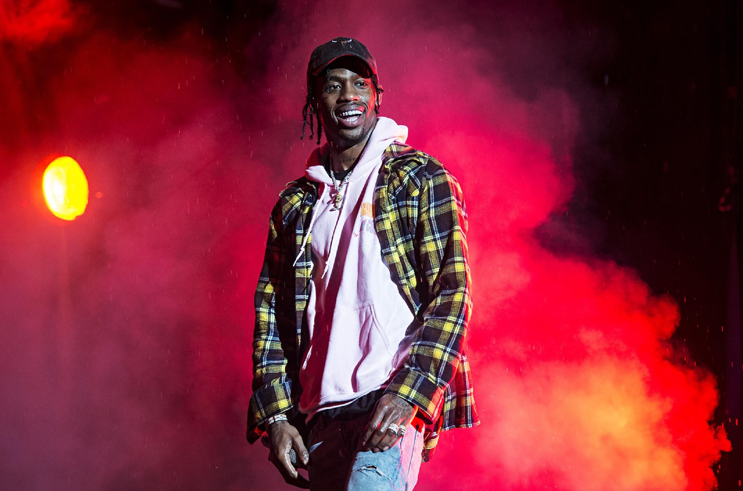 Travis Scott sorridente sul palco, 2560x1693 2K, Laptop