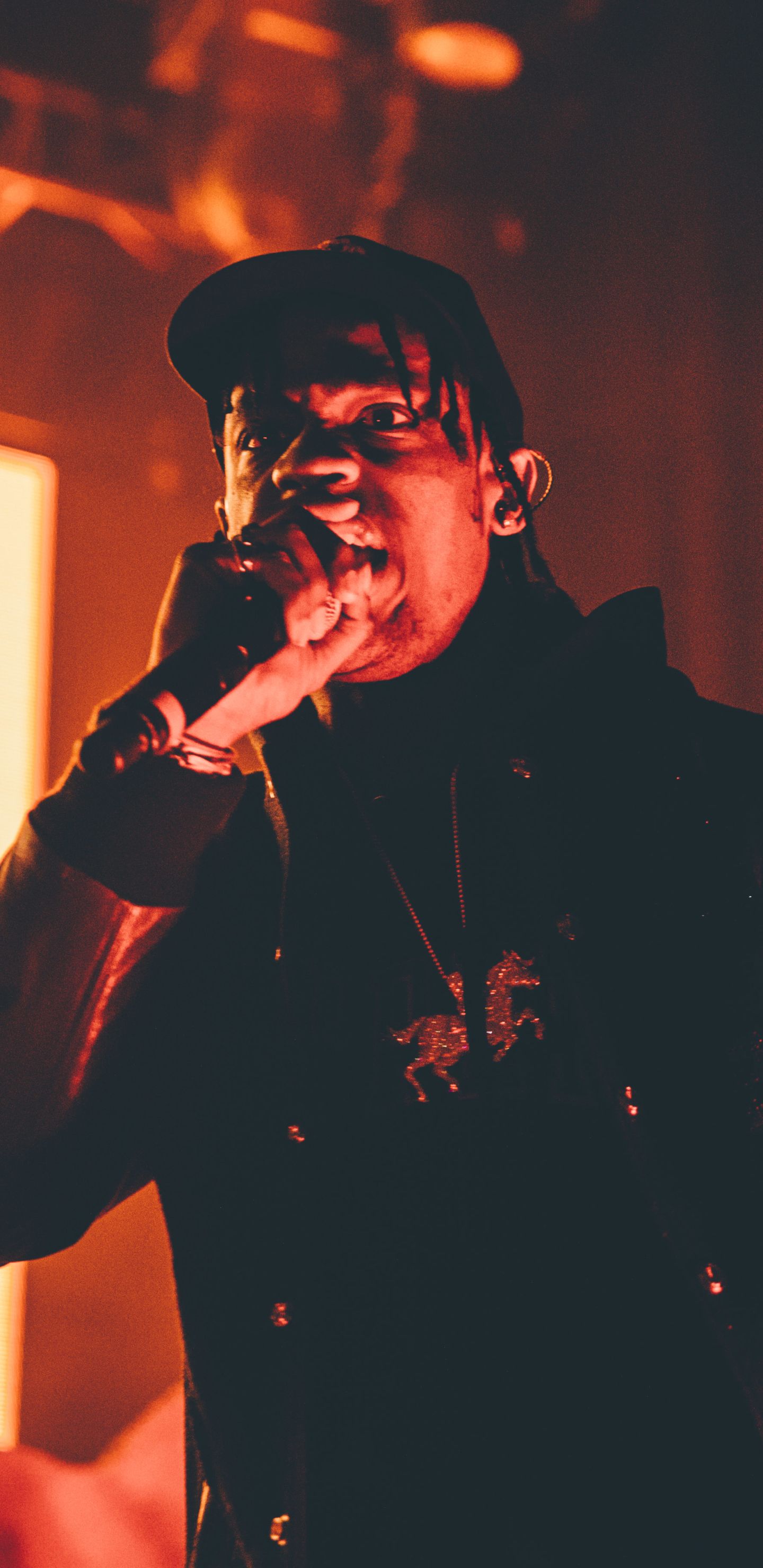 Travis Scott concerto luce rossa, rapper, 1440x2960 Verticale, Telefono