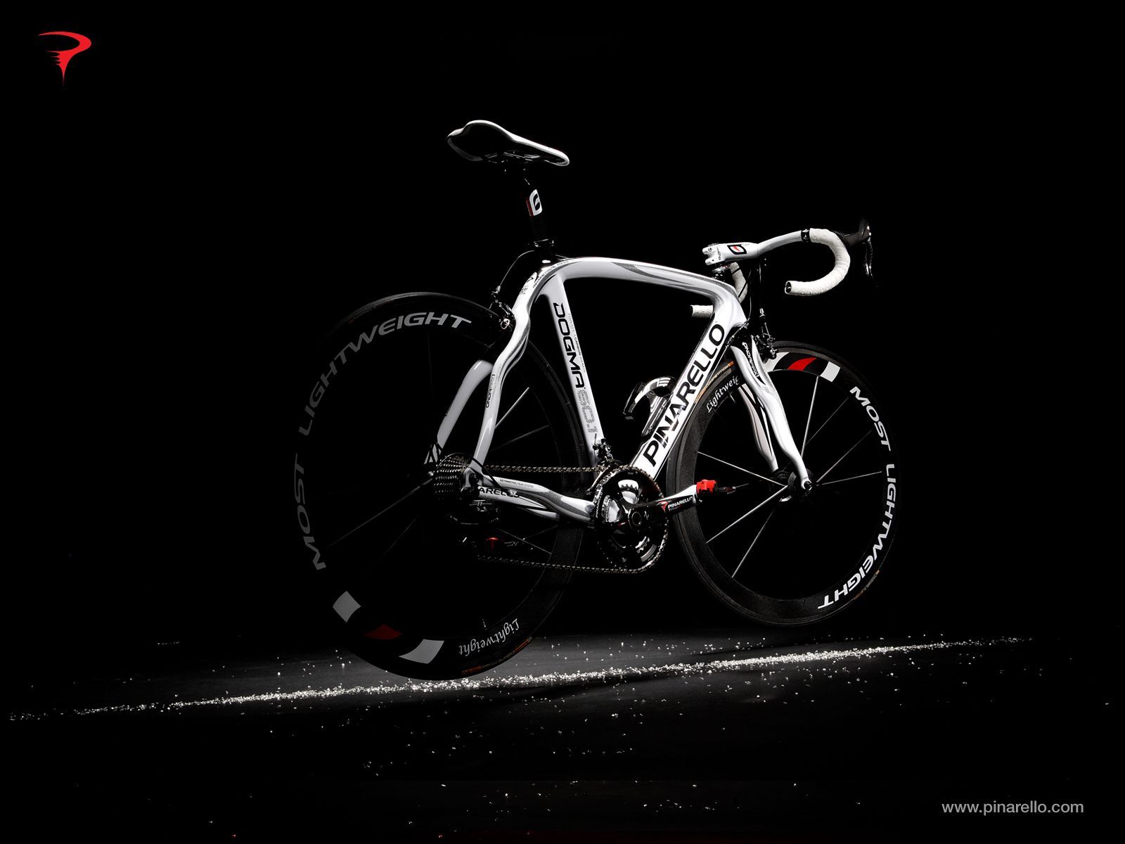 Bicicletta da corsa Pinarello nera, 1600x1200 HD Ready, Desktop