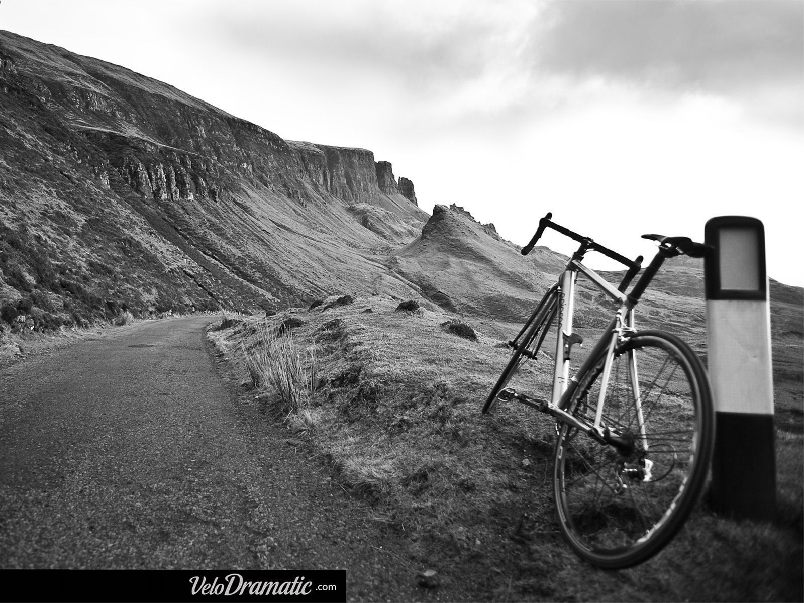 Ciclisti in fila su strada, 1920x1080 Full HD 1080p, Desktop