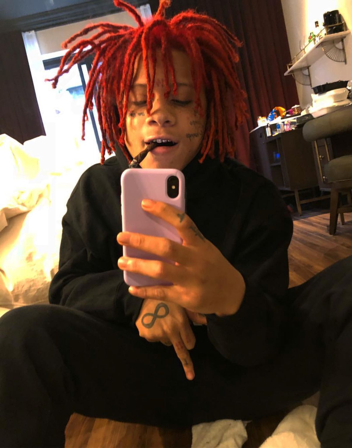 Trippie Redd selfie dreadlocks rossi, 1209x1538 Verticale, POCO