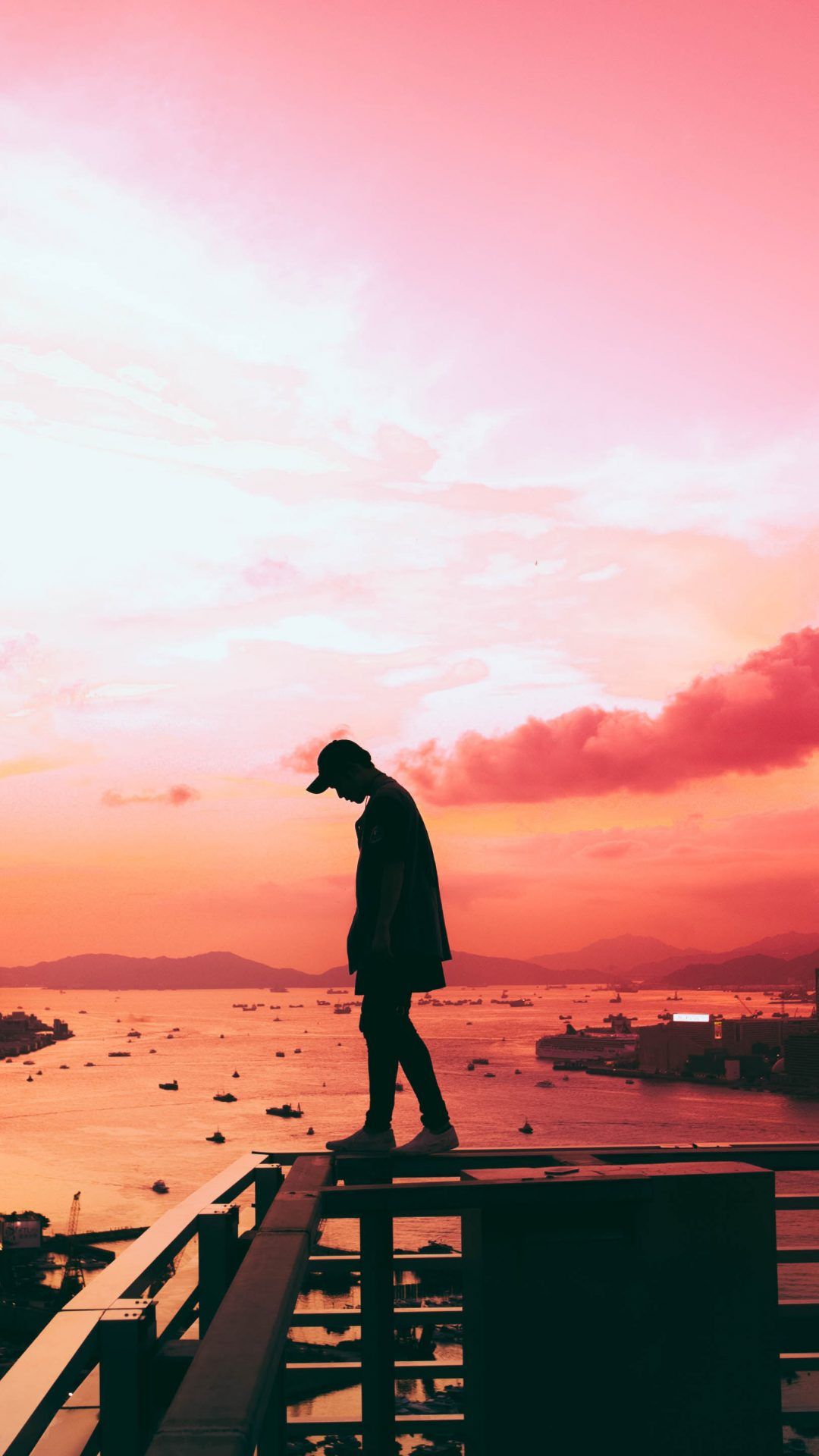 Silhouette ragazzo tramonto rosa, 1080x1920 Full HD Verticale, Smartphone