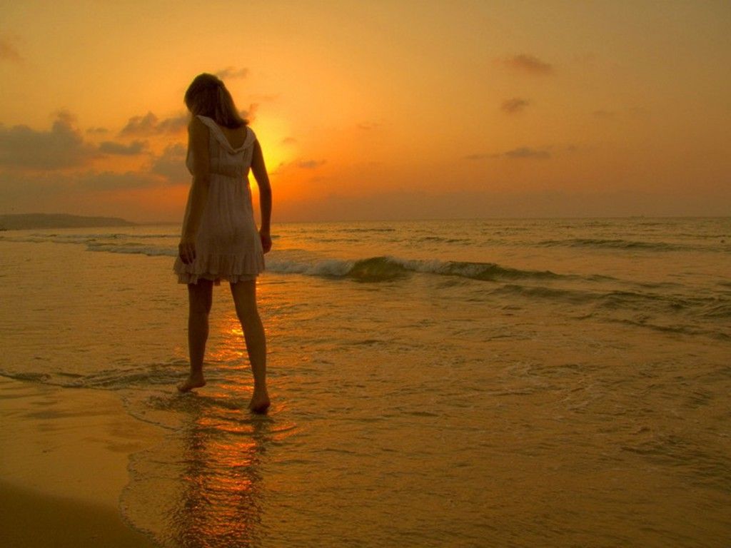 Donna sola tramonto spiaggia, 1024x768 HD, Desktop